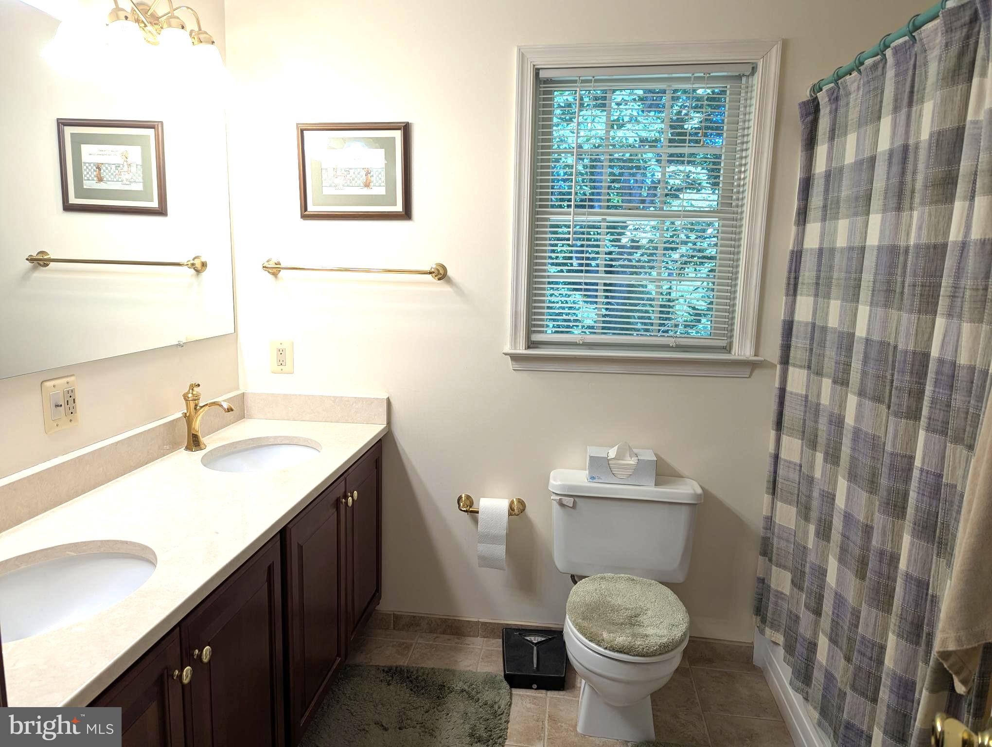 FOUR OAKS ESTATES - Residential