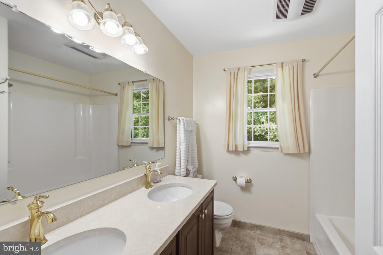 FOUR OAKS ESTATES - Residential