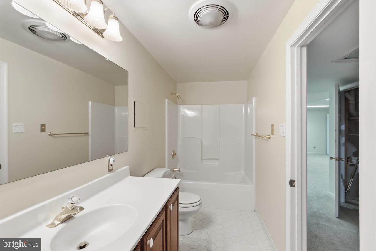 FOUR OAKS ESTATES - Residential