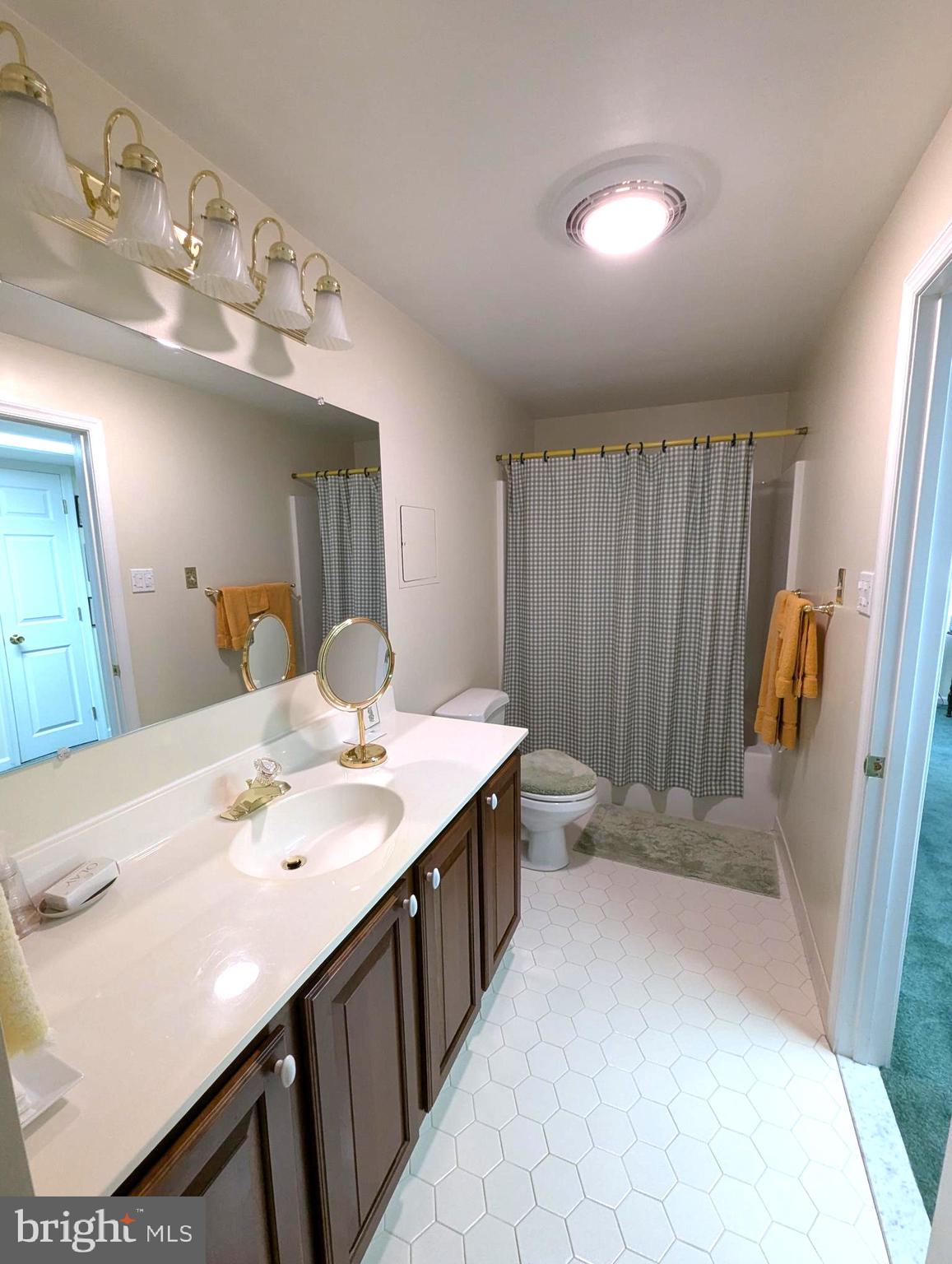 FOUR OAKS ESTATES - Residential