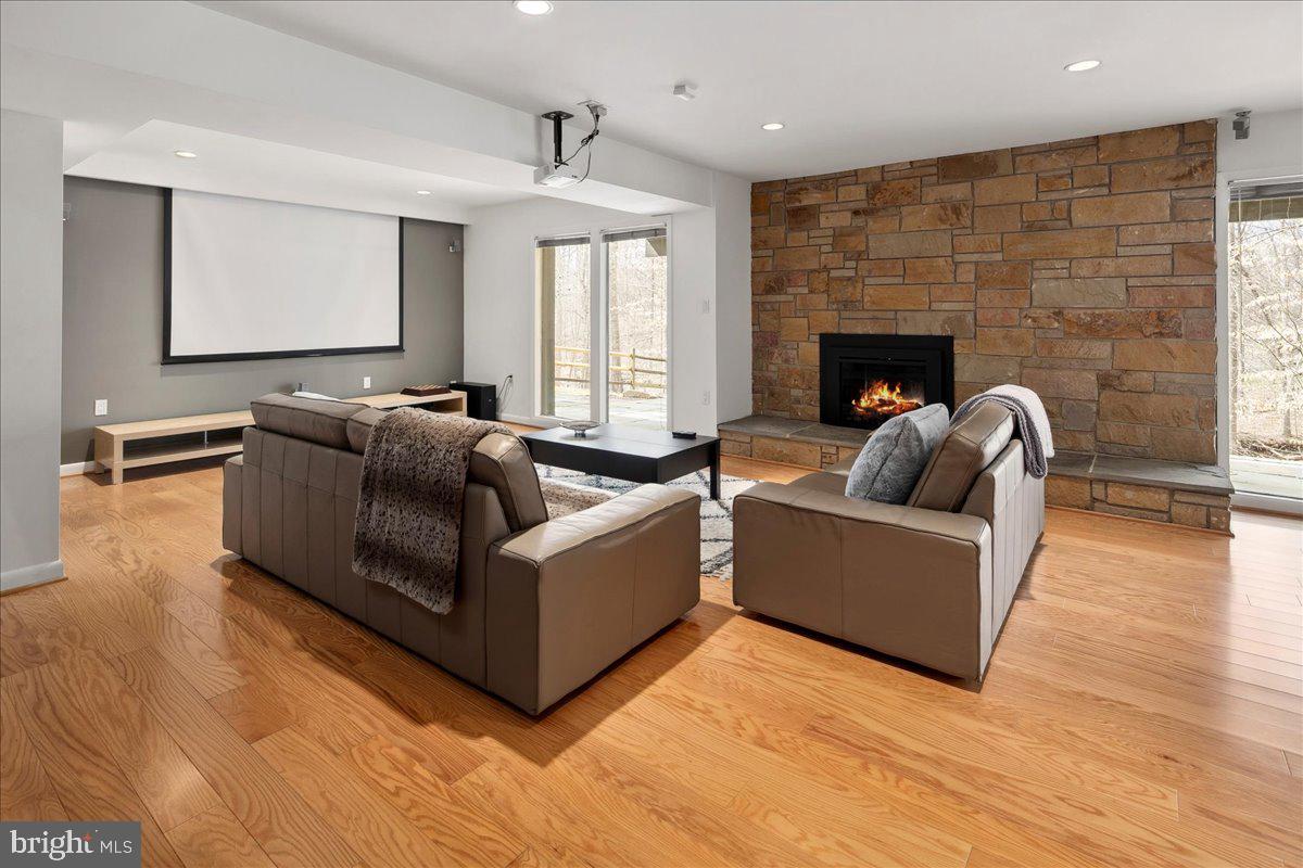 WILLOWBROOK - Residential