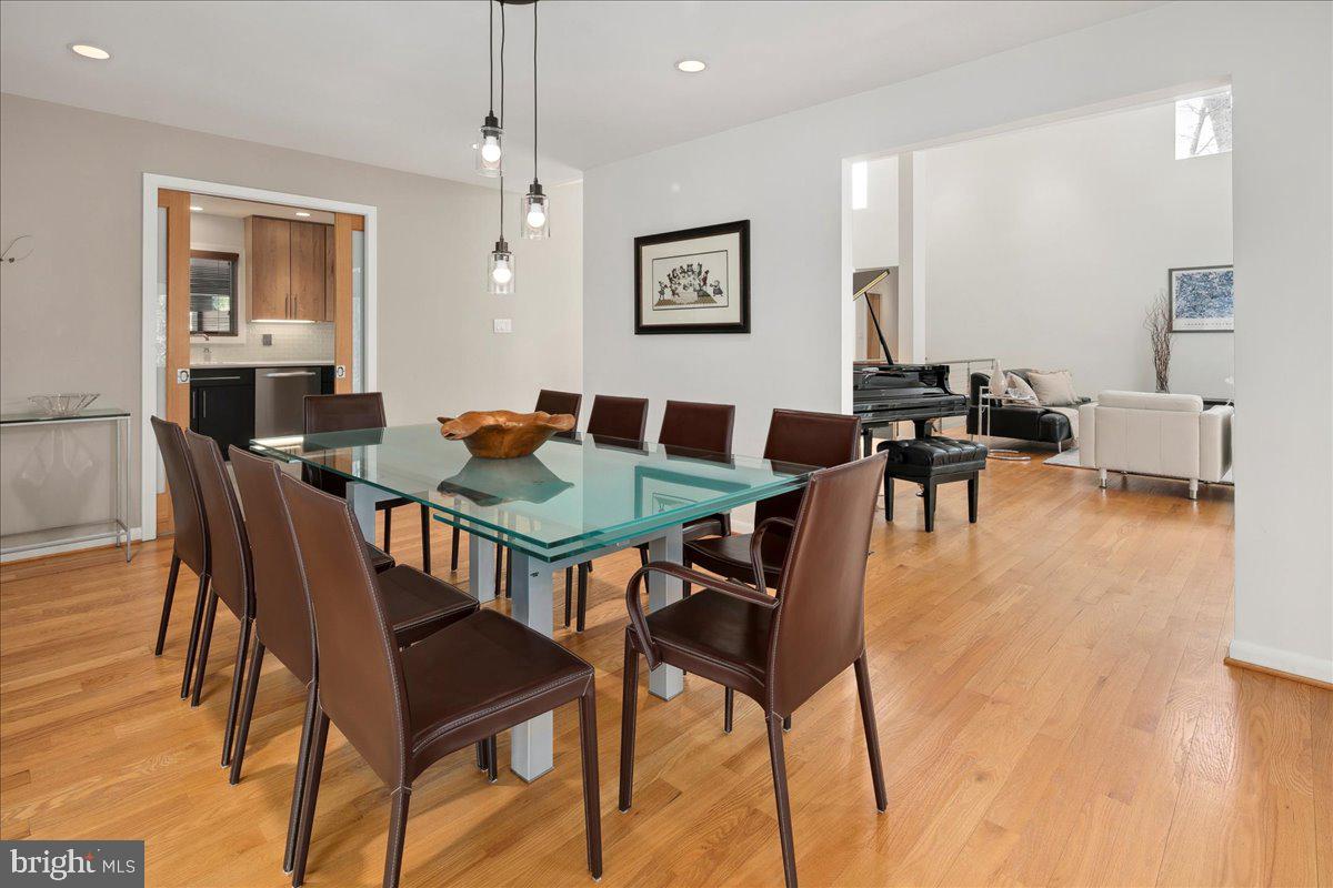 WILLOWBROOK - Residential