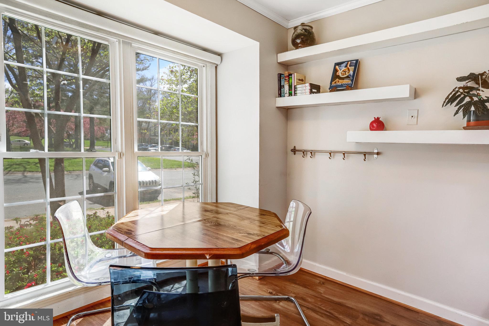 SHADOW OAK - Residential