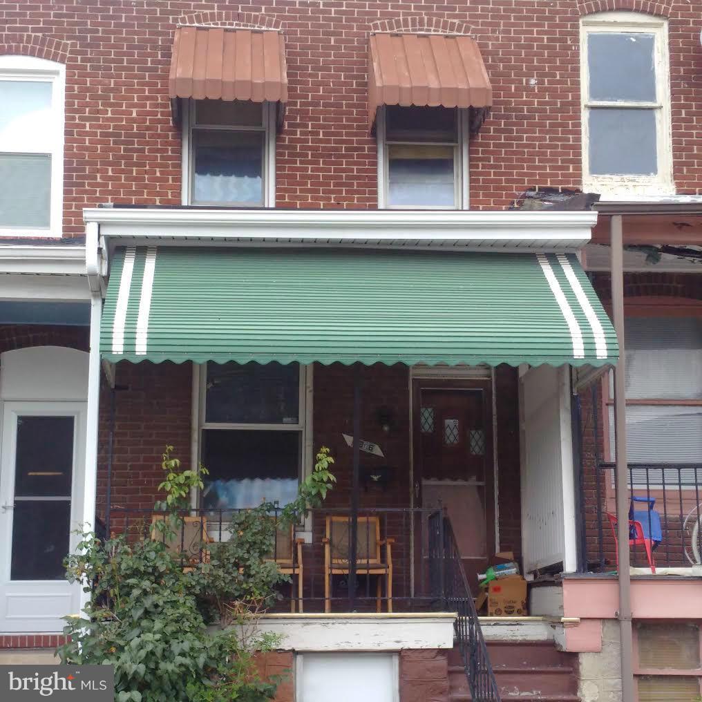 PRICE REDUCED!!! DON'T MISS IT! REHAB OPPORTUNITY IN HAMPDEN FOR UNDER 100k   GOOD BONES EASY RENO GREAT LOCATION WALK TO ALL THE HOT SPOTS . PRICE FIXED NO WAITING  PRICED AS AN ASSIGNMENT OF  BANKS CONTRACT  SOLD AS IS CASH OR HARD MONEY OKFINIAL SP REPORTED OF 71K DID NOT REFLECT A 5K ASSIGNMENT FEE SO FINIAL SP OF PROPERTY WAS 76K