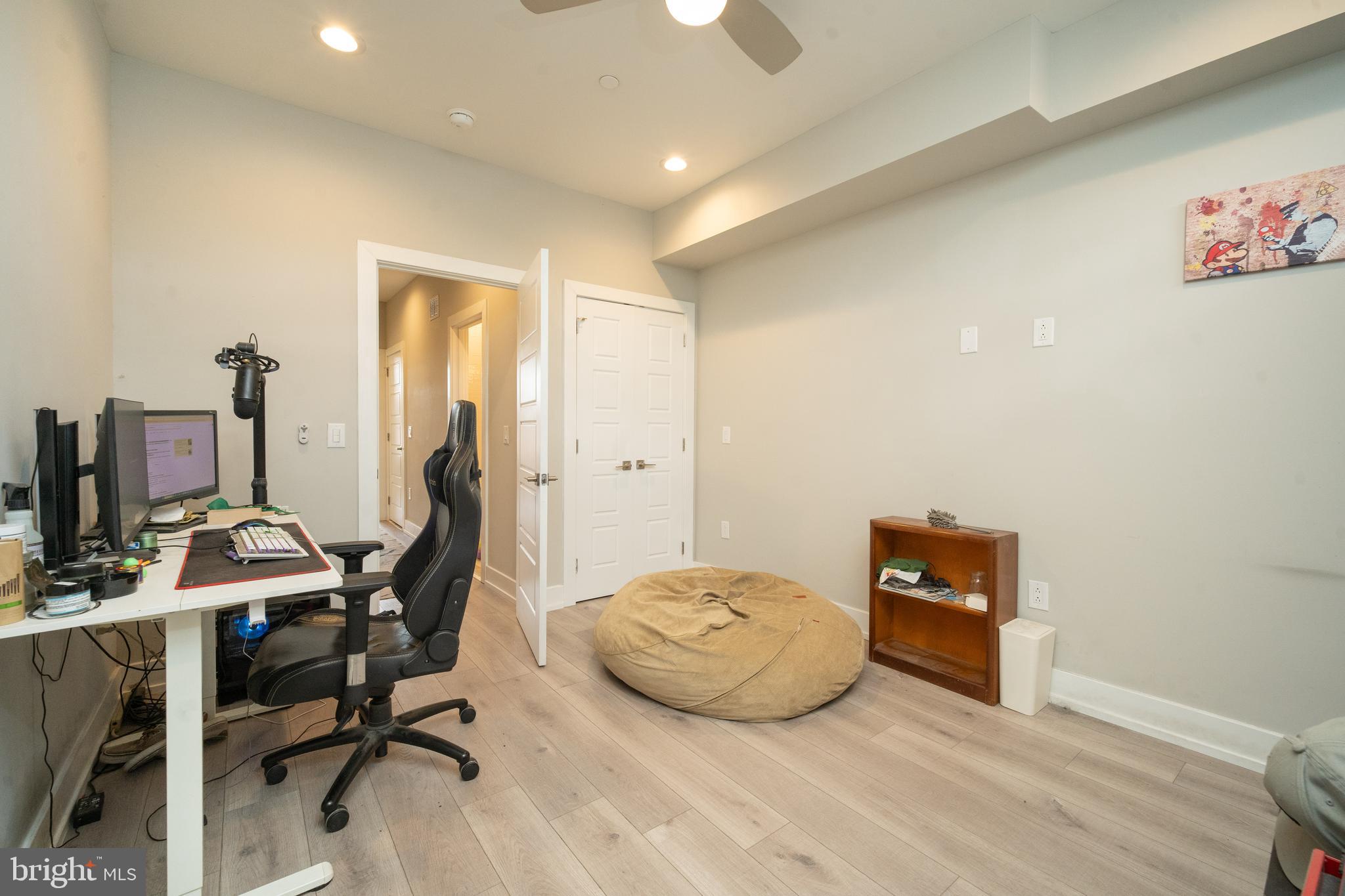 PORT RICHMOND - Residential