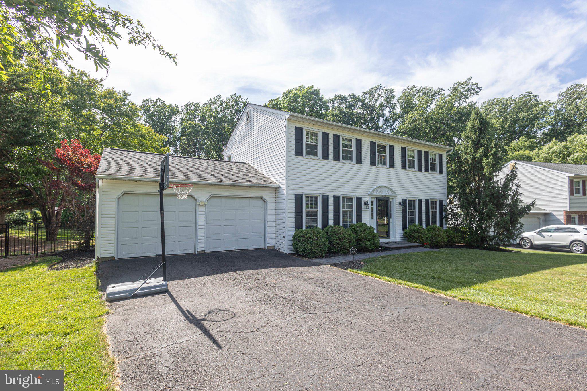 FIELDSTONE PLACE - Residential