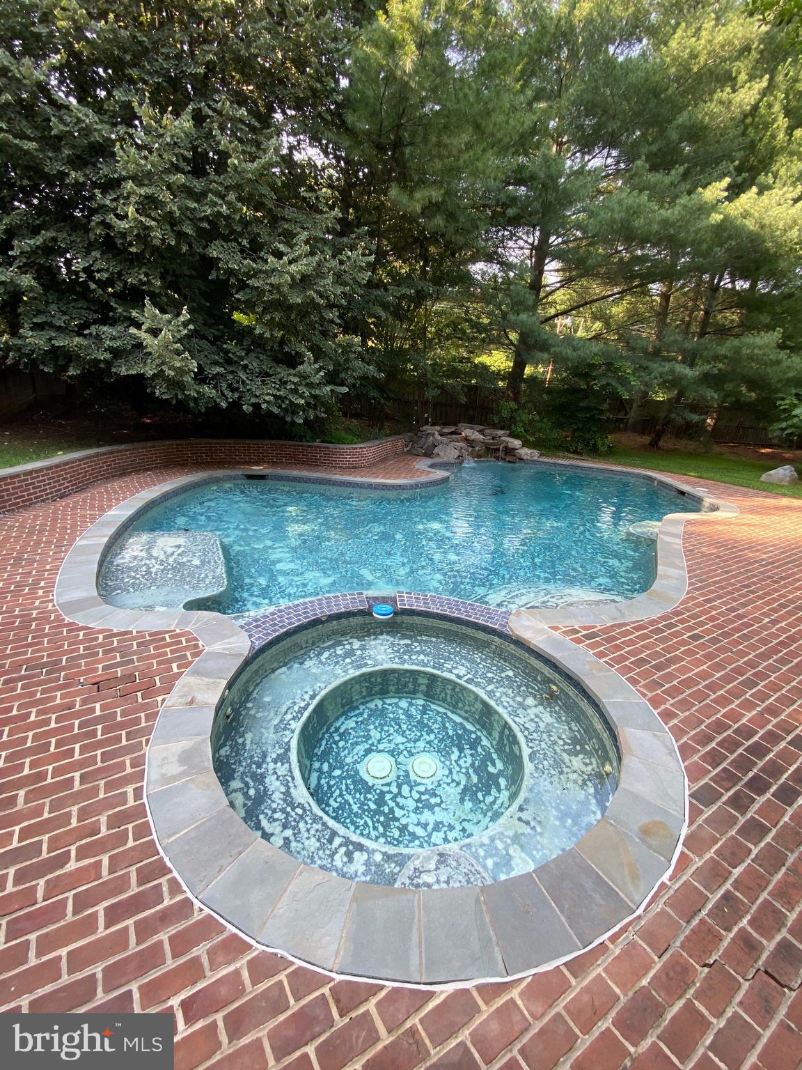 FORESTVILLE MEADOWS - Residential