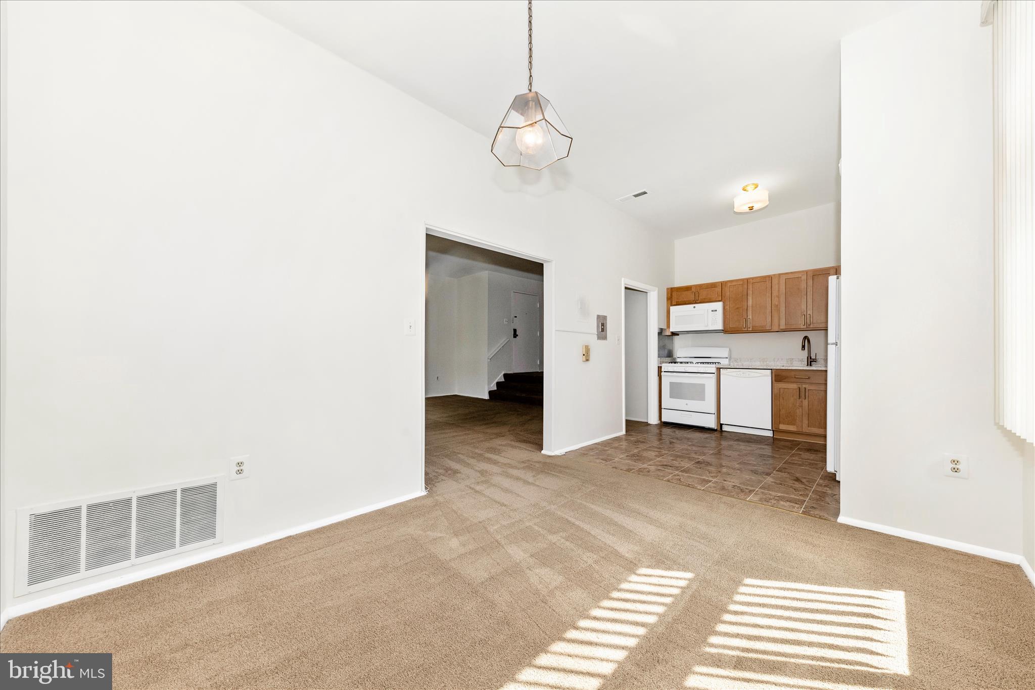 NORTH CREEK VILLAS - Residential