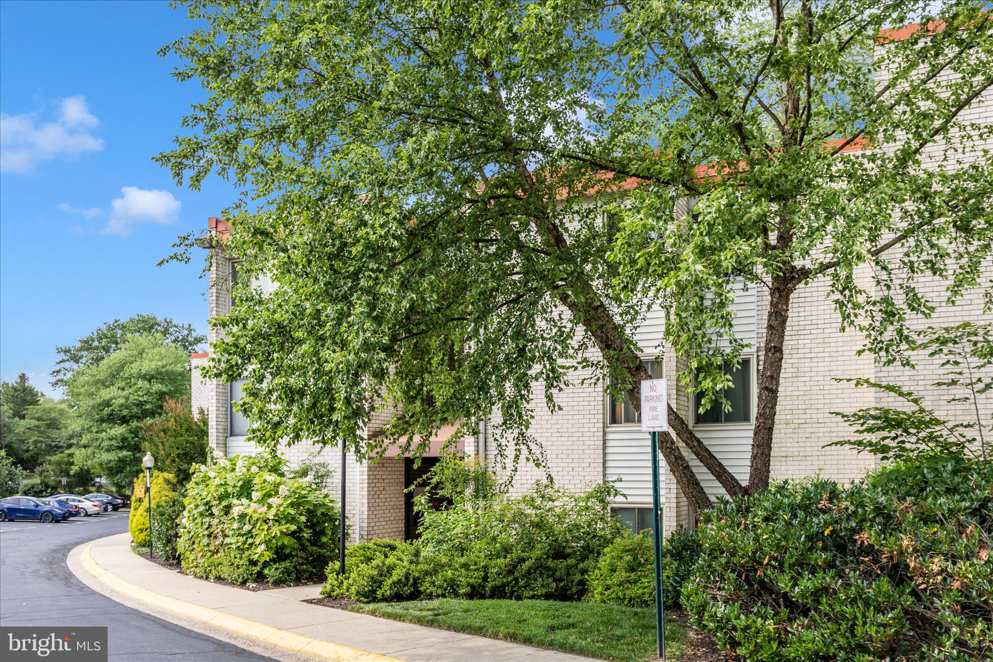 NORTH CREEK VILLAS - Residential