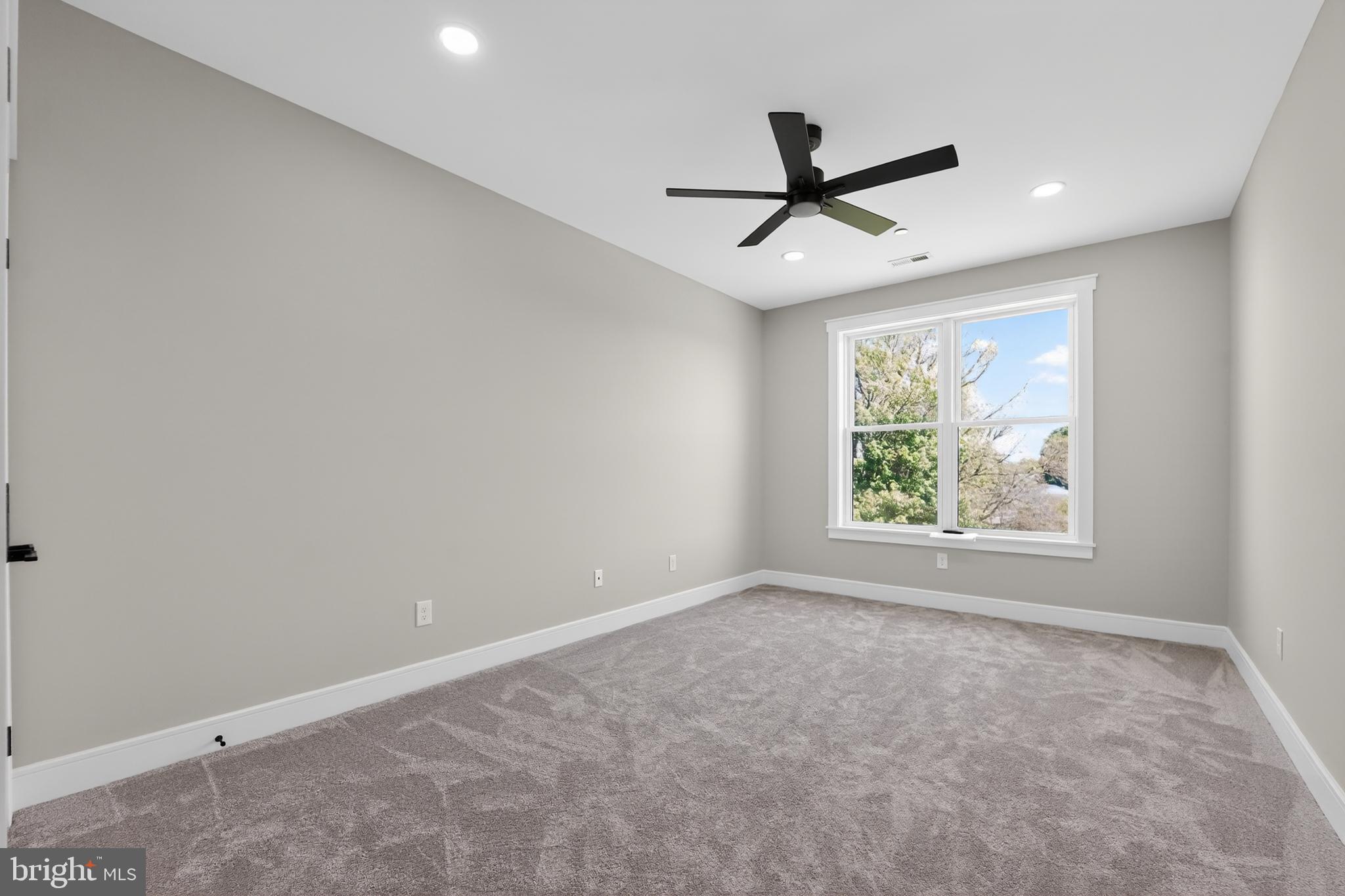 MERRITT SHORES - Residential