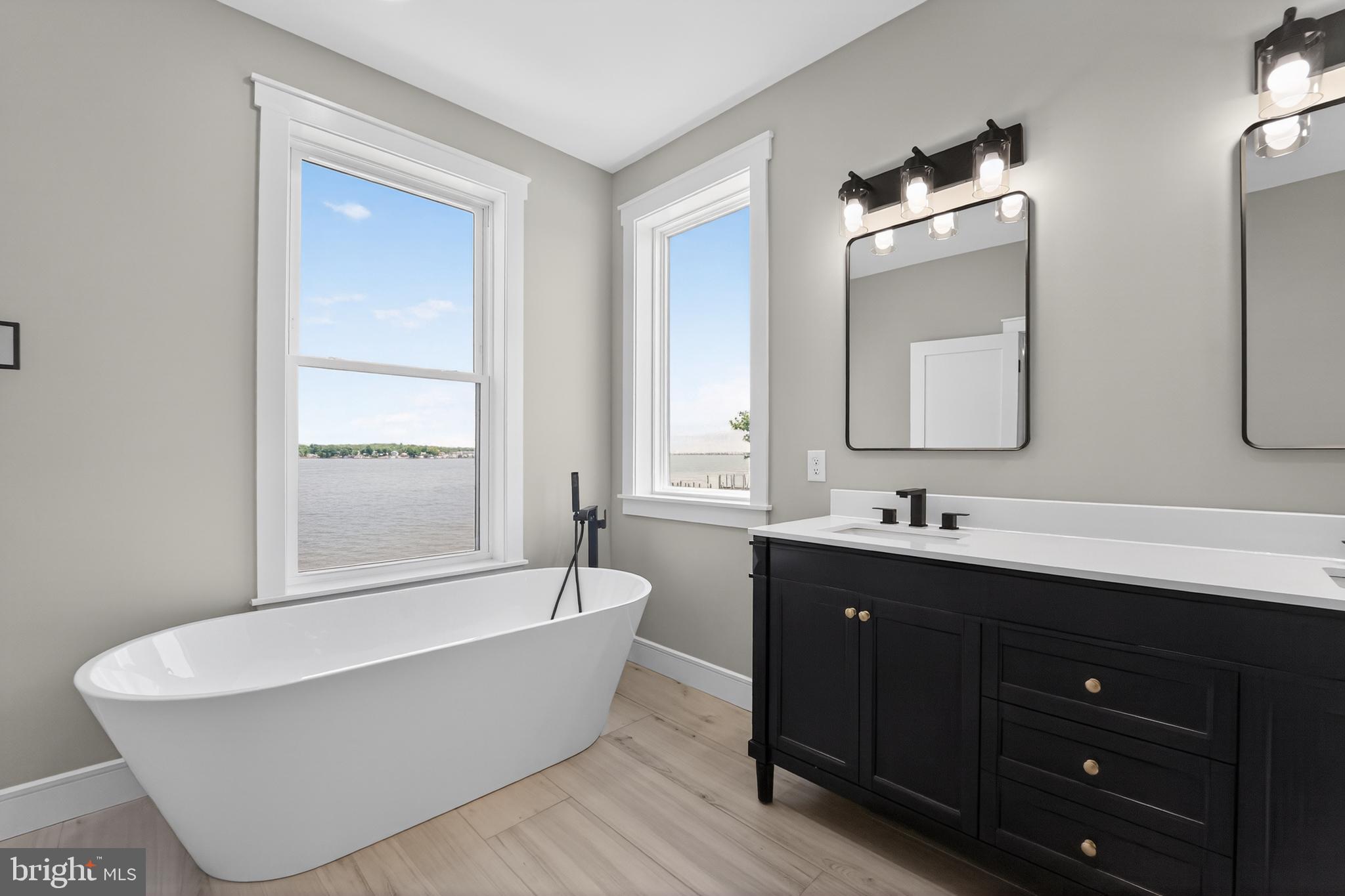 MERRITT SHORES - Residential