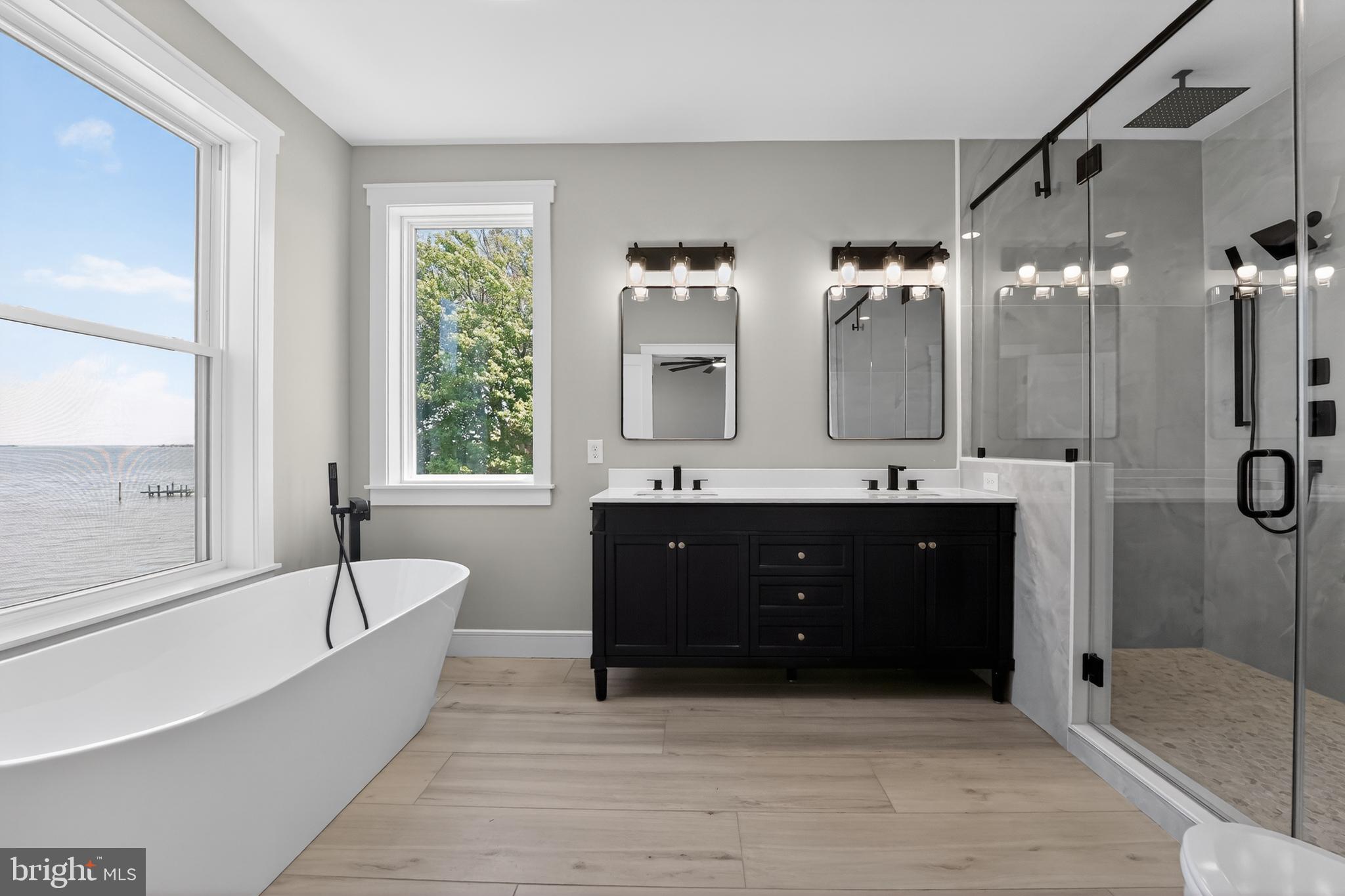 MERRITT SHORES - Residential
