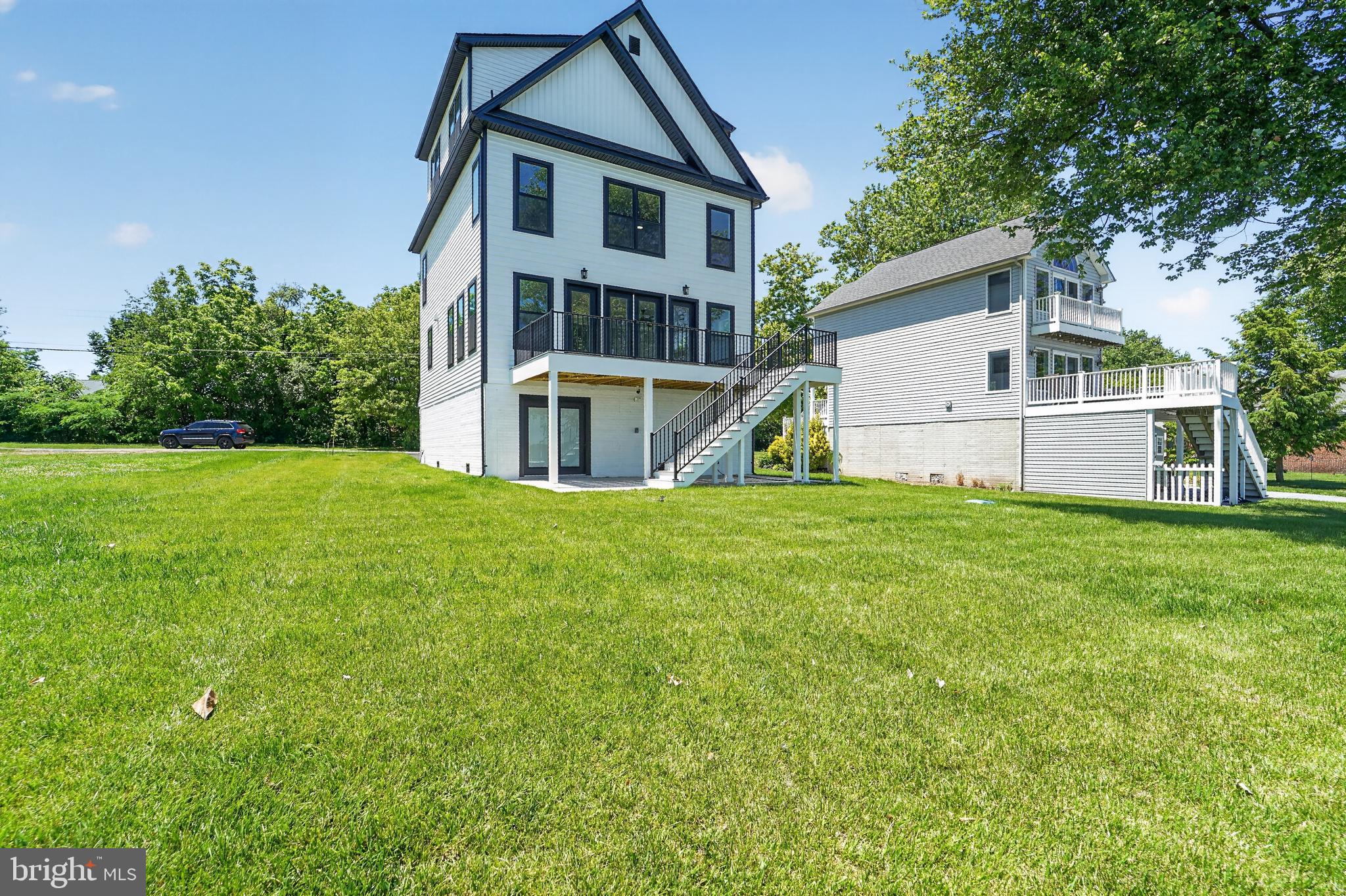 MERRITT SHORES - Residential