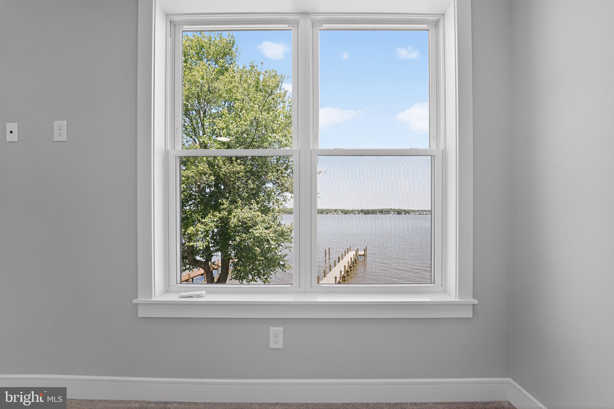 MERRITT SHORES - Residential