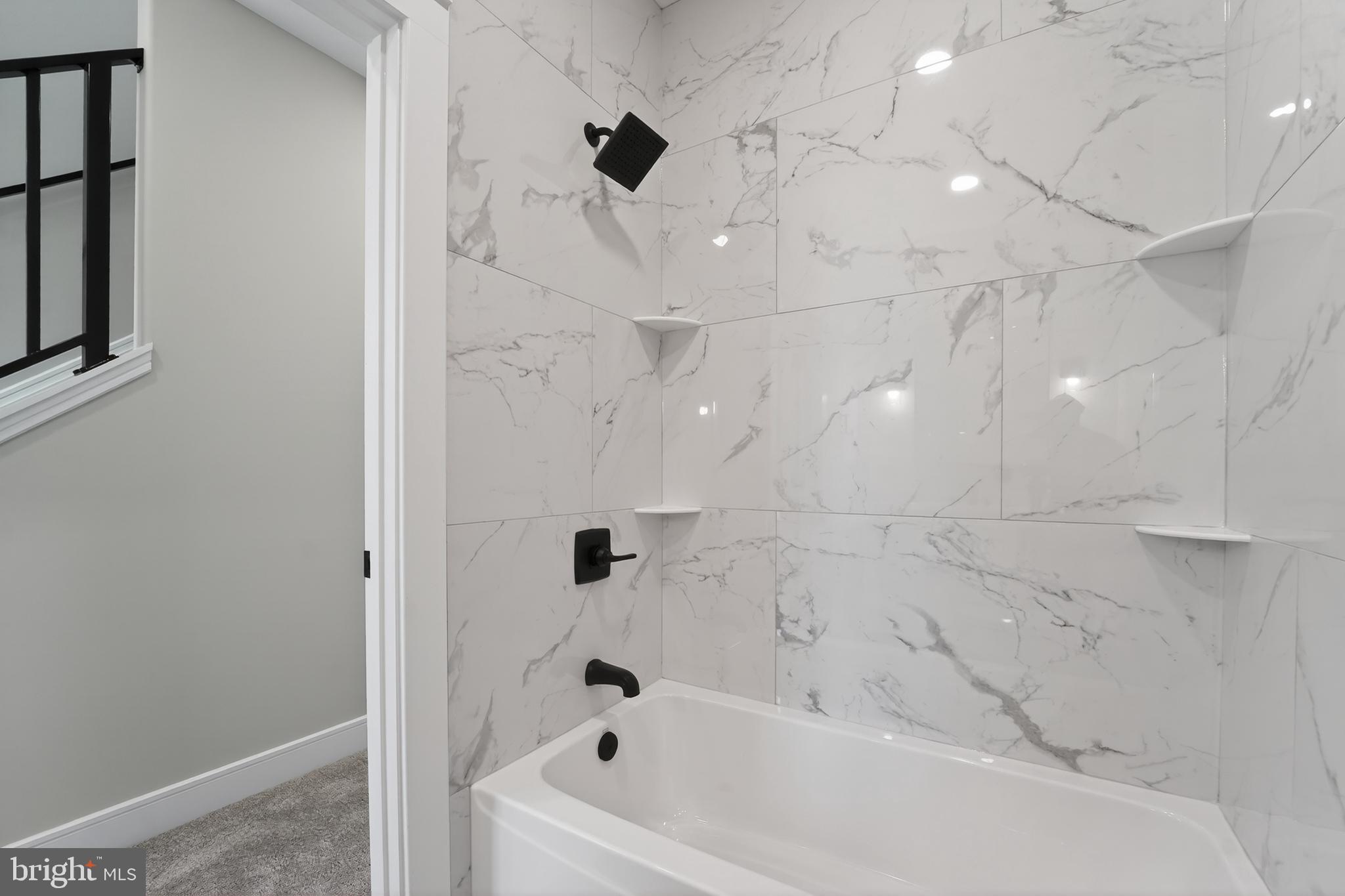 MERRITT SHORES - Residential