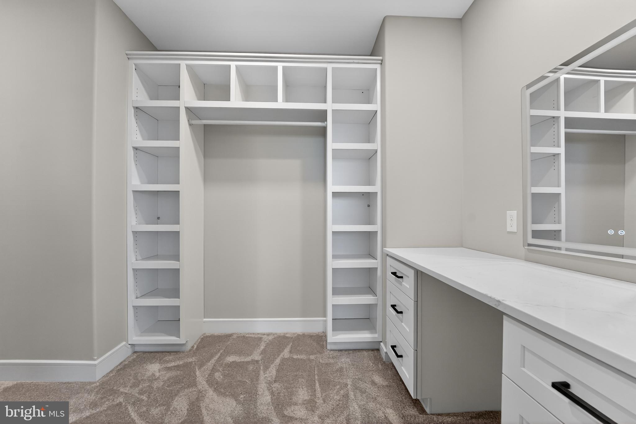 MERRITT SHORES - Residential