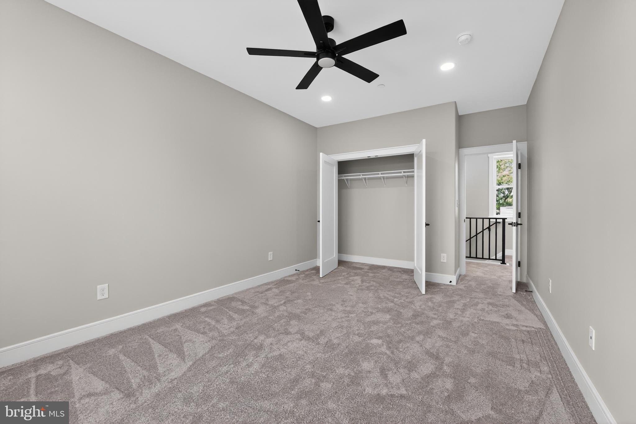 MERRITT SHORES - Residential