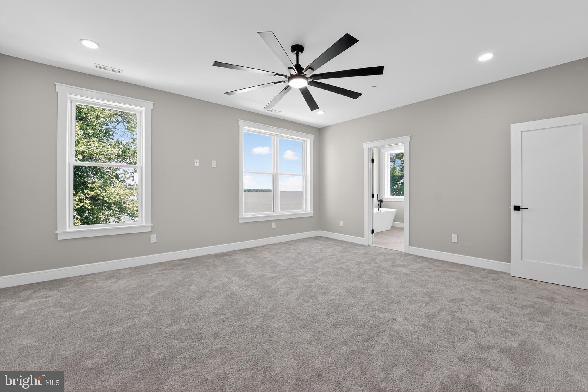 MERRITT SHORES - Residential