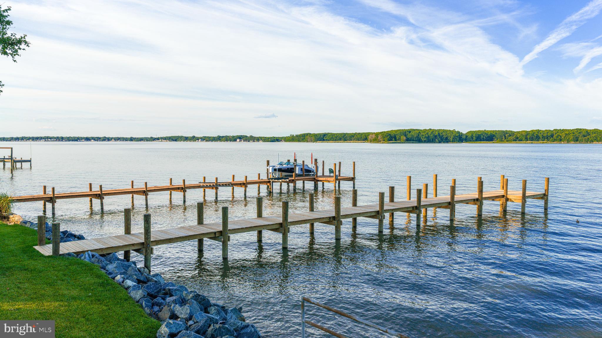 MERRITT SHORES - Residential