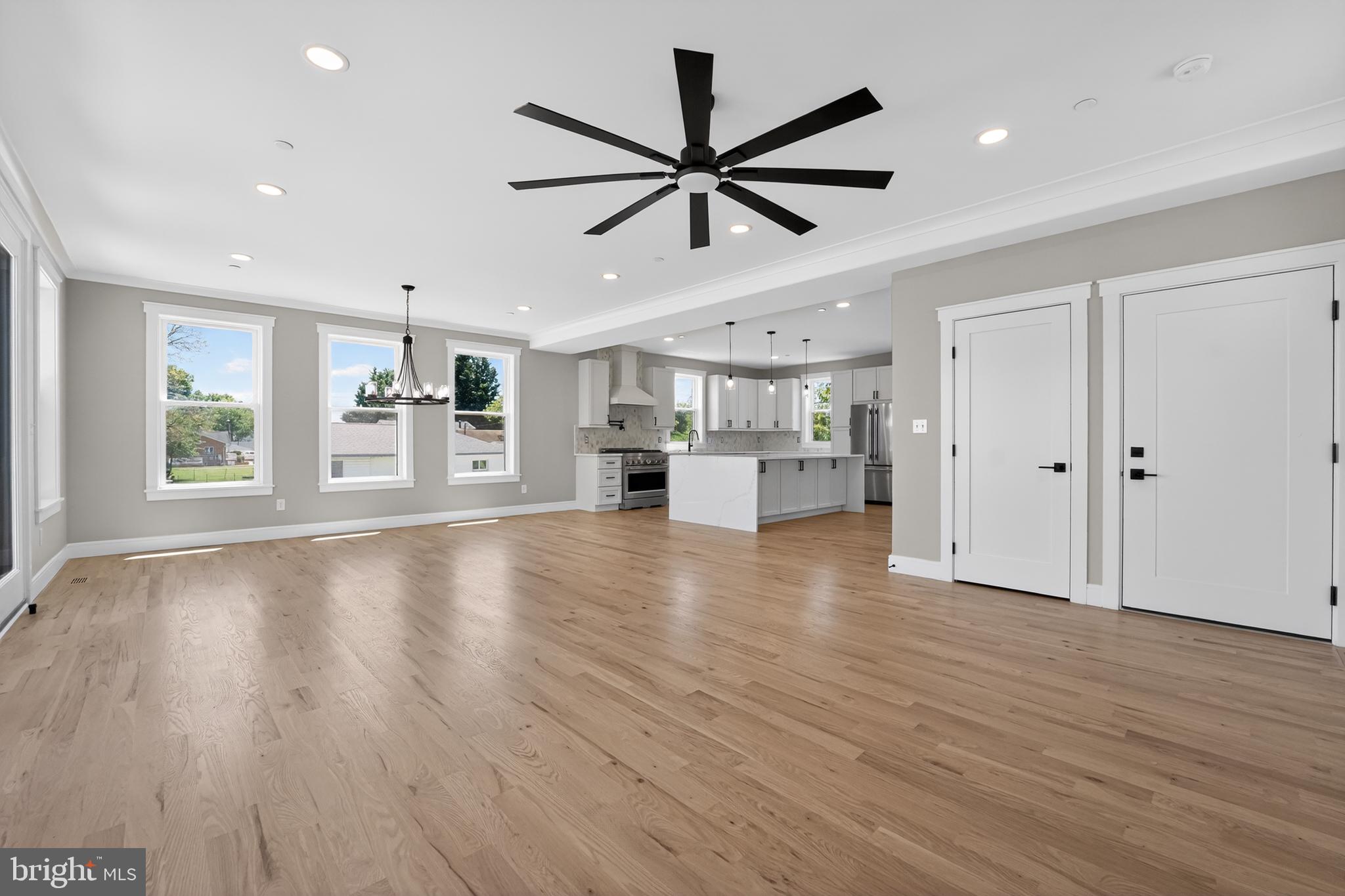 MERRITT SHORES - Residential
