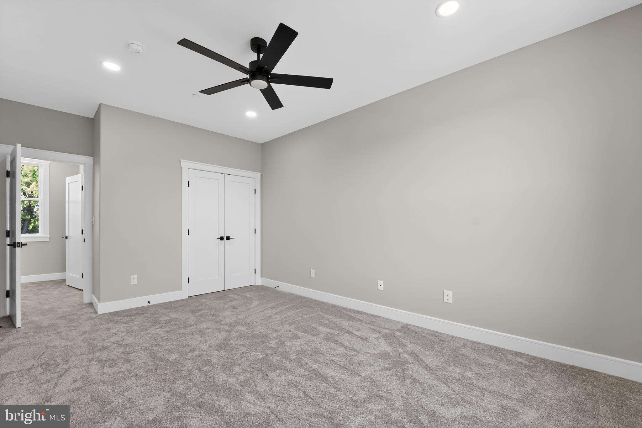 MERRITT SHORES - Residential