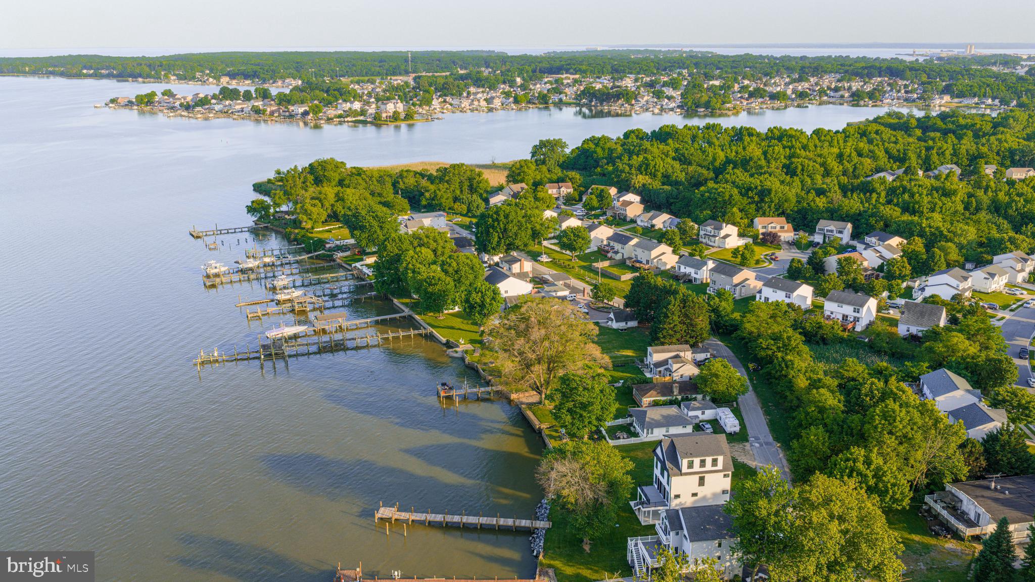 MERRITT SHORES - Residential