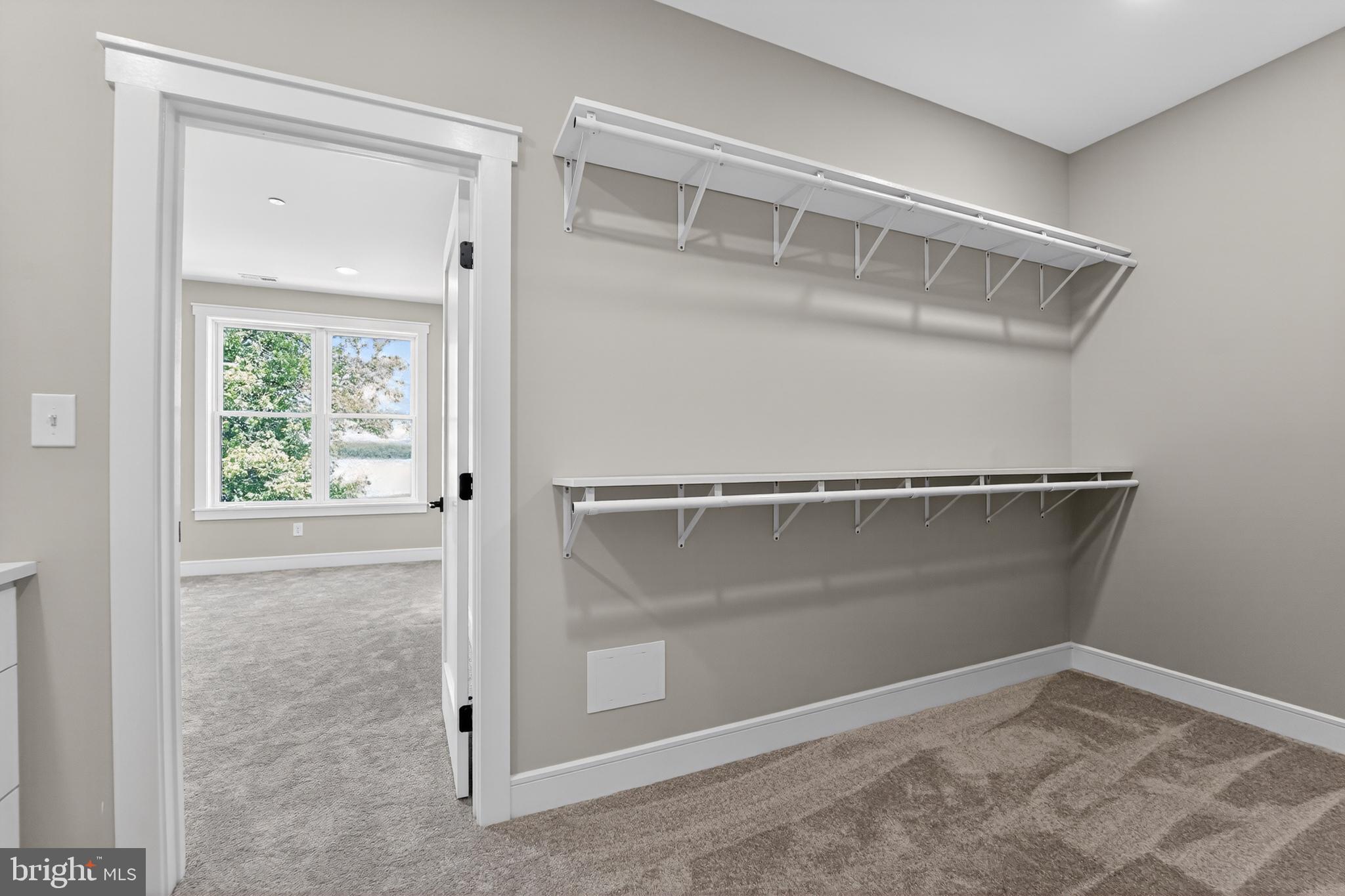 MERRITT SHORES - Residential