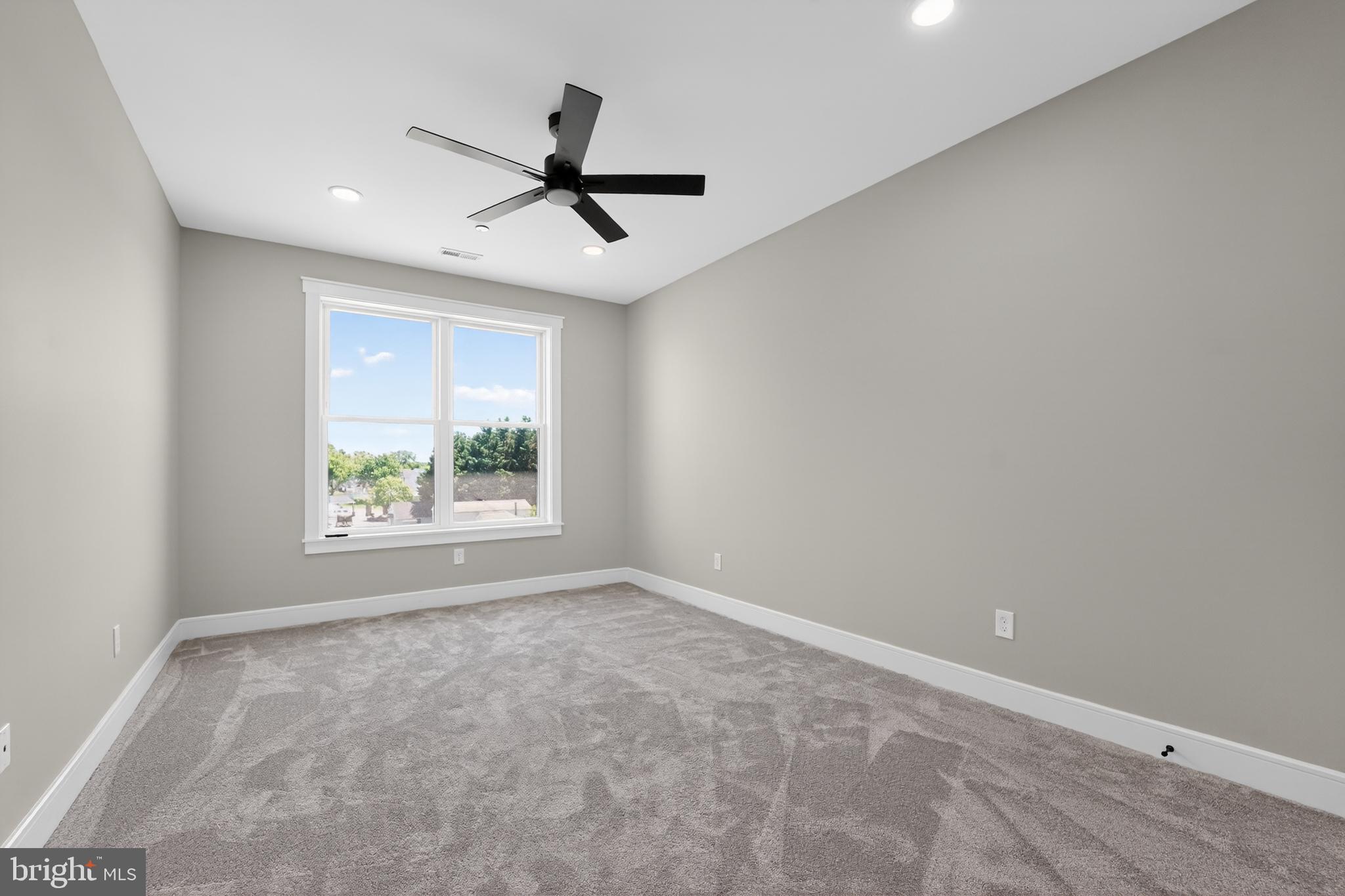 MERRITT SHORES - Residential