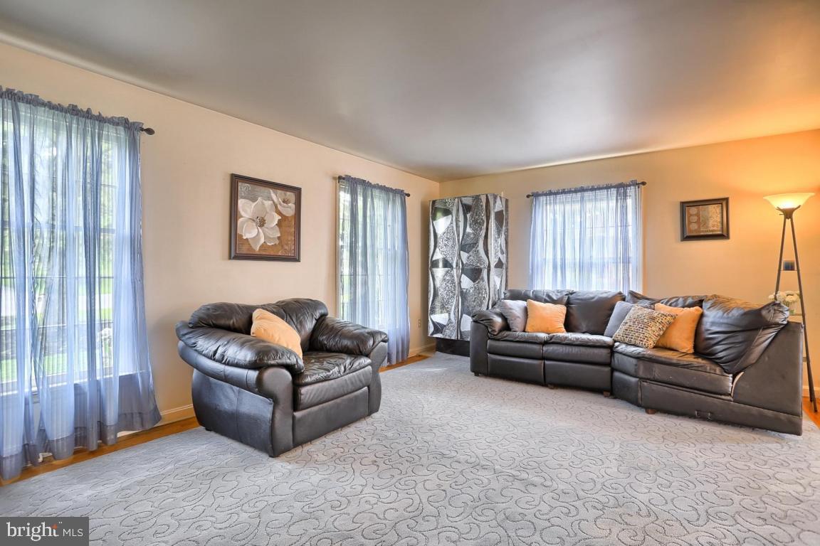 BEVERLY ESTATES - Residential