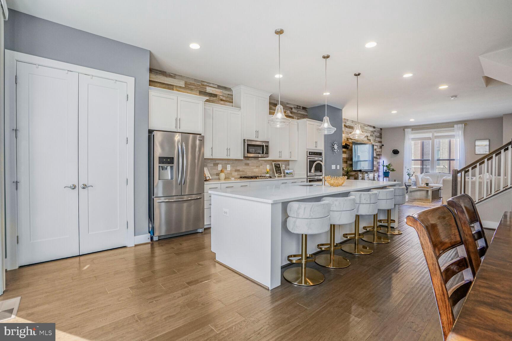 SM ONE LOUDOUN CONDO - Residential Lease