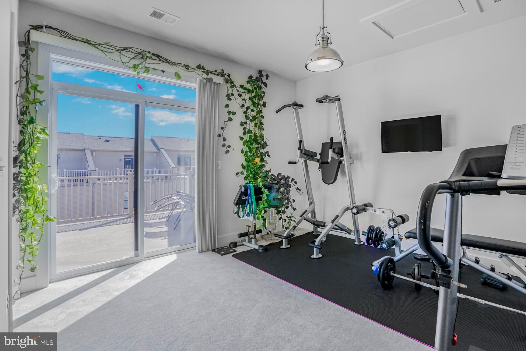 SM ONE LOUDOUN CONDO - Residential Lease