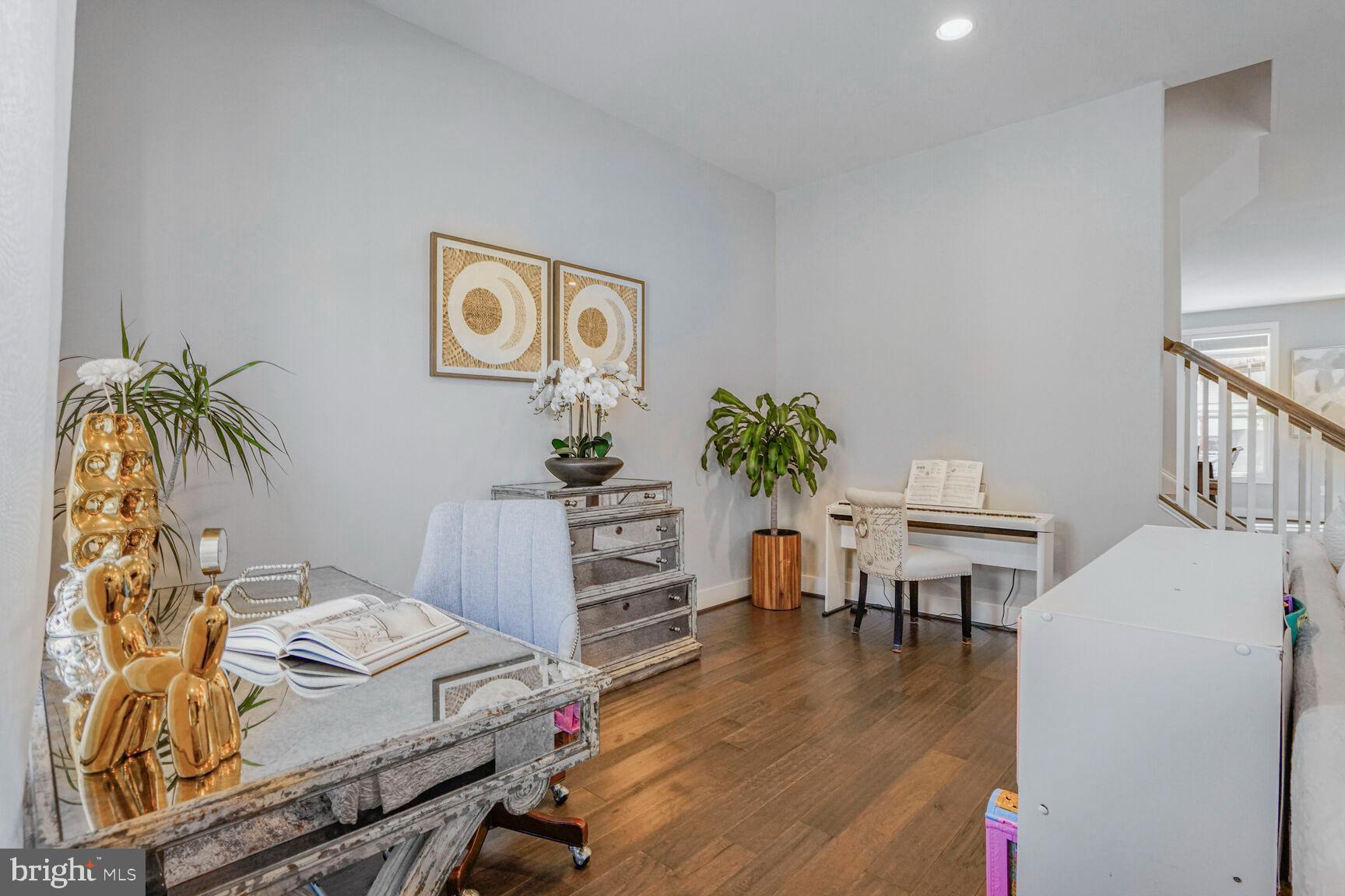 SM ONE LOUDOUN CONDO - Residential Lease