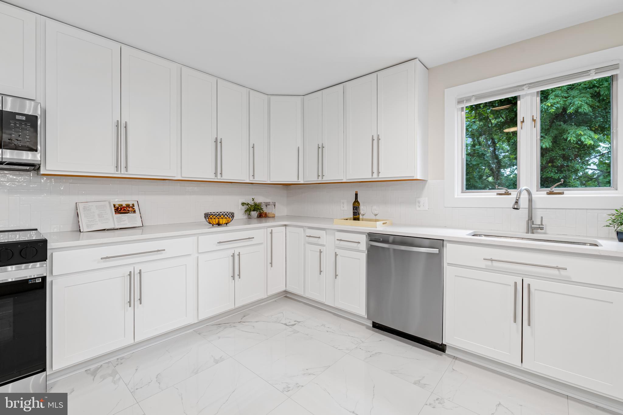 TOWSON ESTATES - Residential
