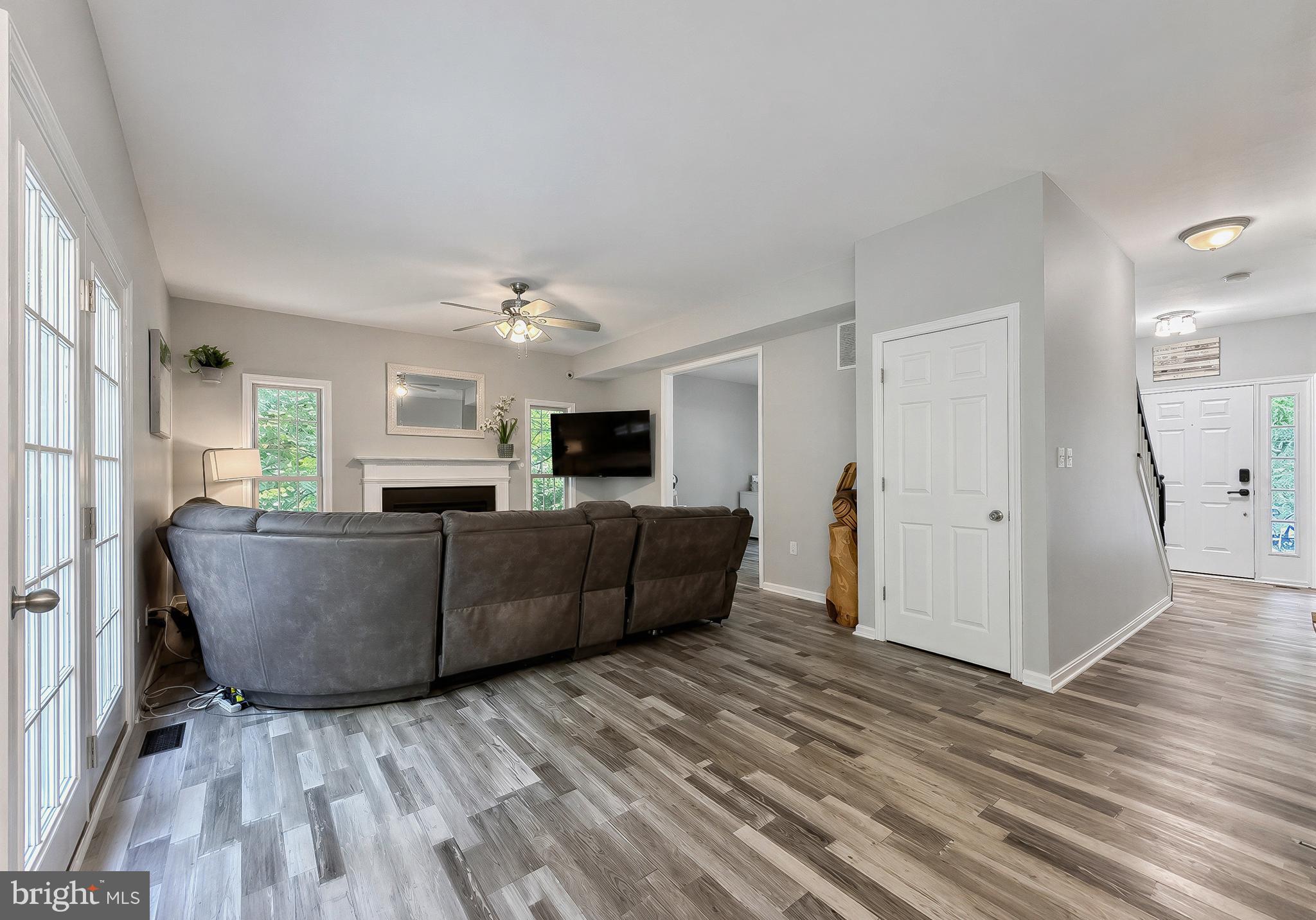 BREEZY POINT - Residential