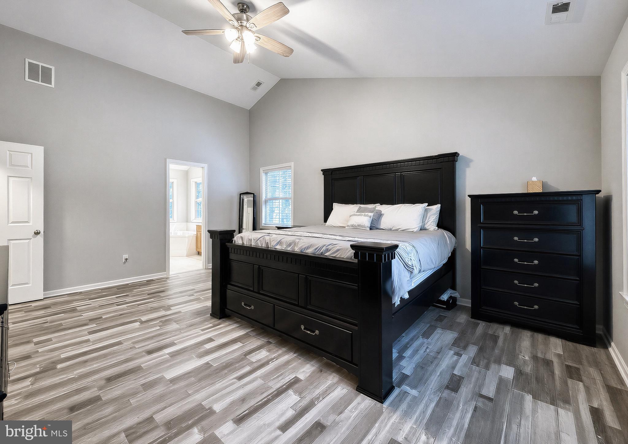 BREEZY POINT - Residential