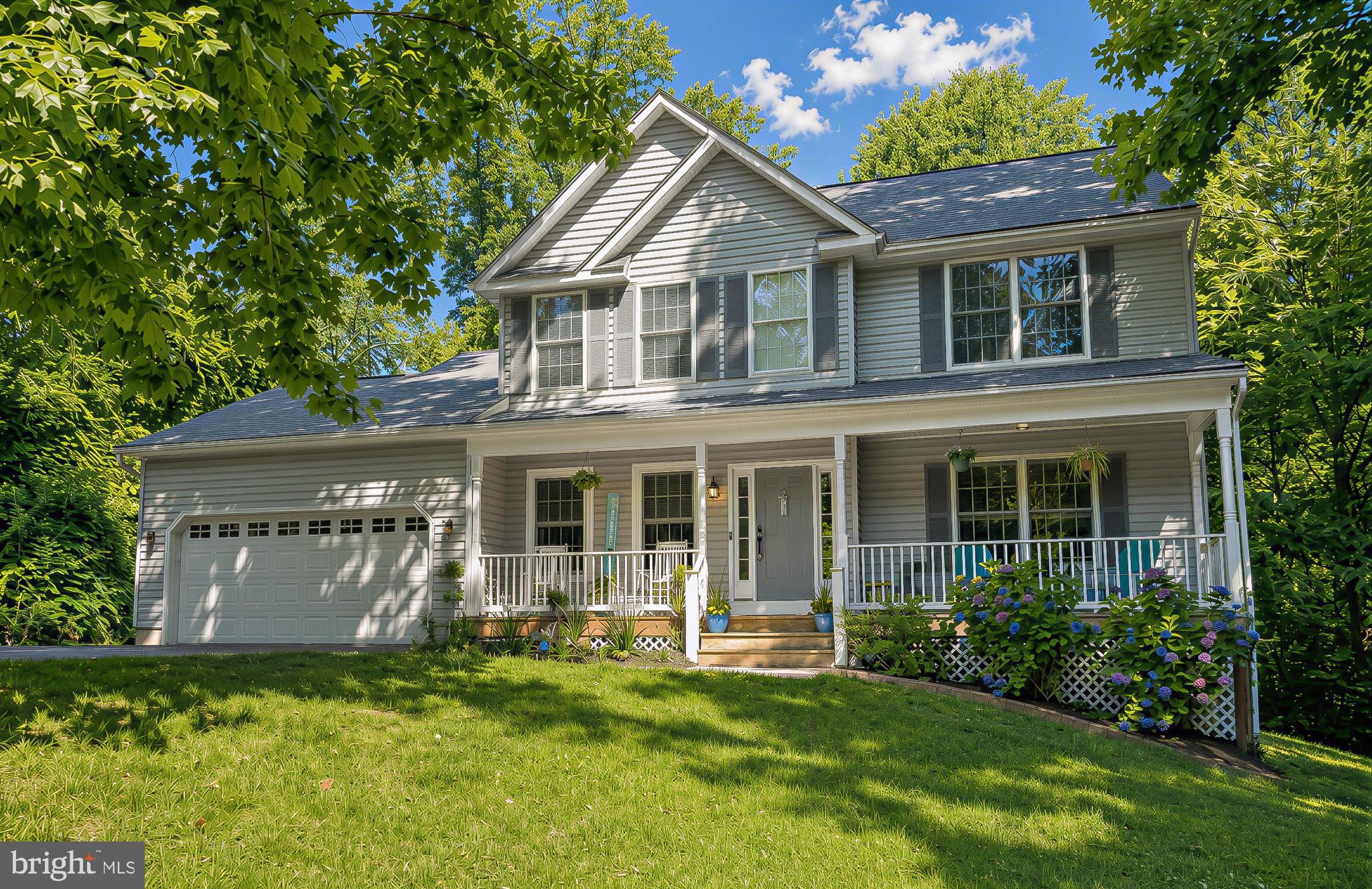BREEZY POINT - Residential
