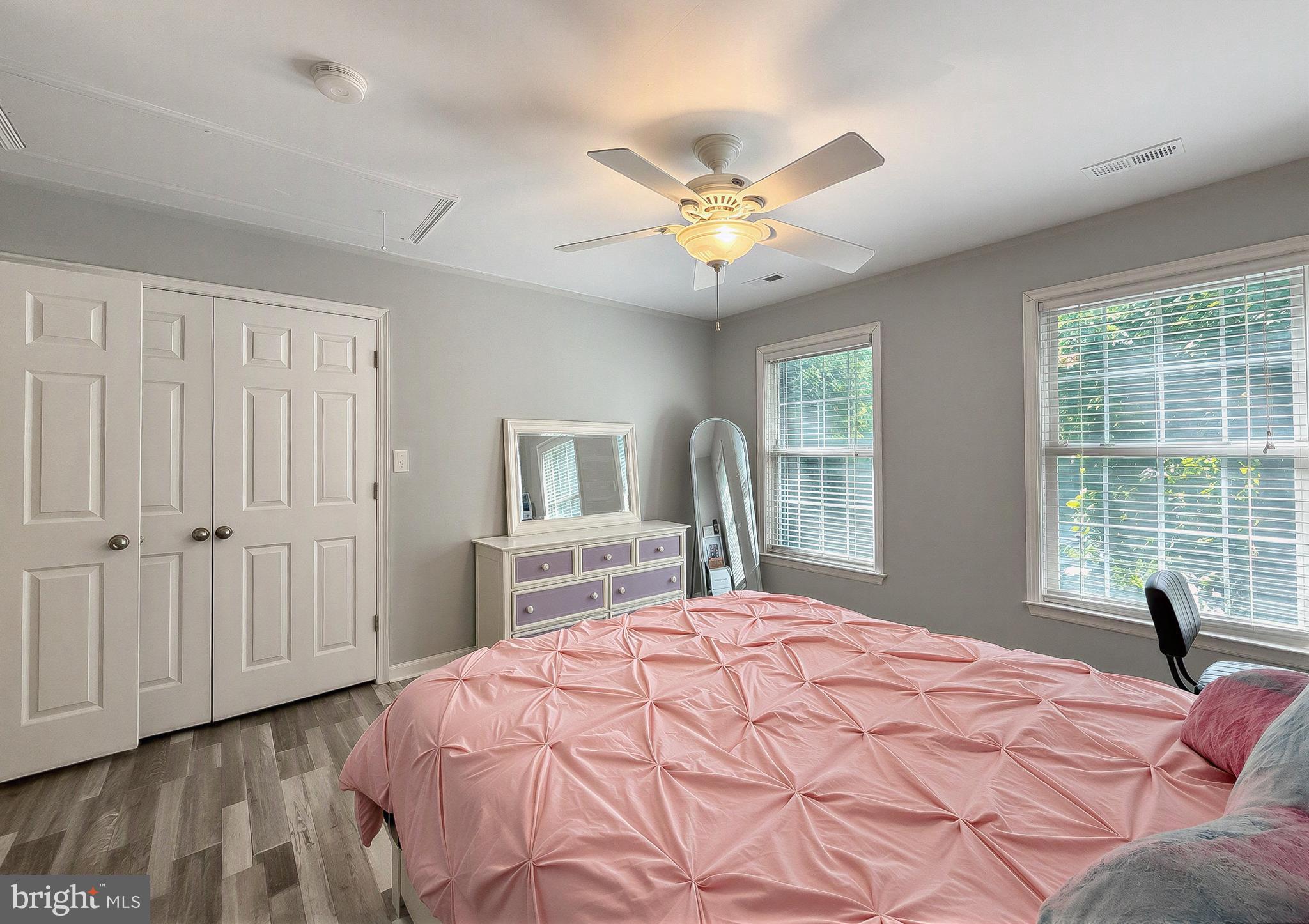 BREEZY POINT - Residential