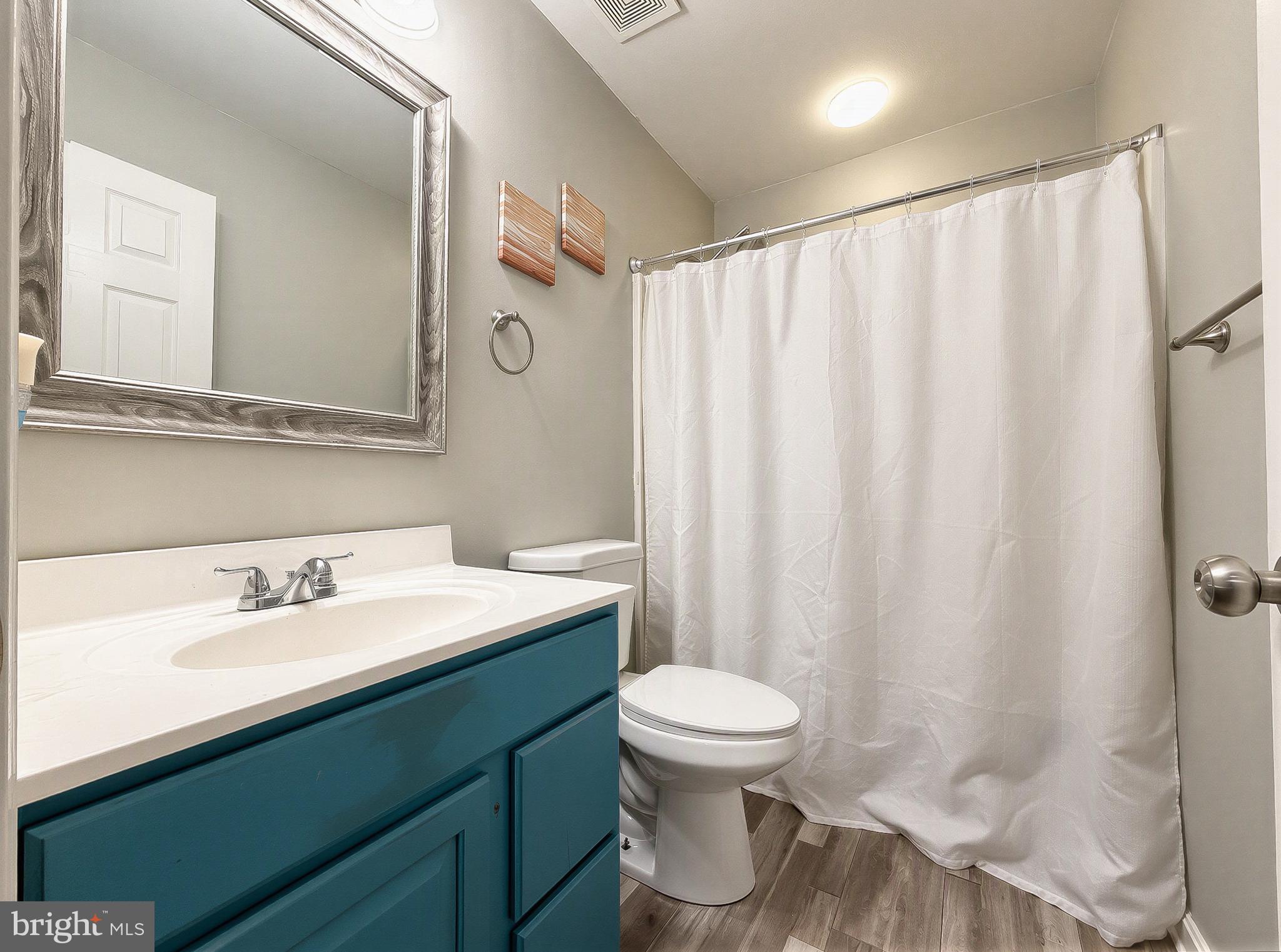 BREEZY POINT - Residential