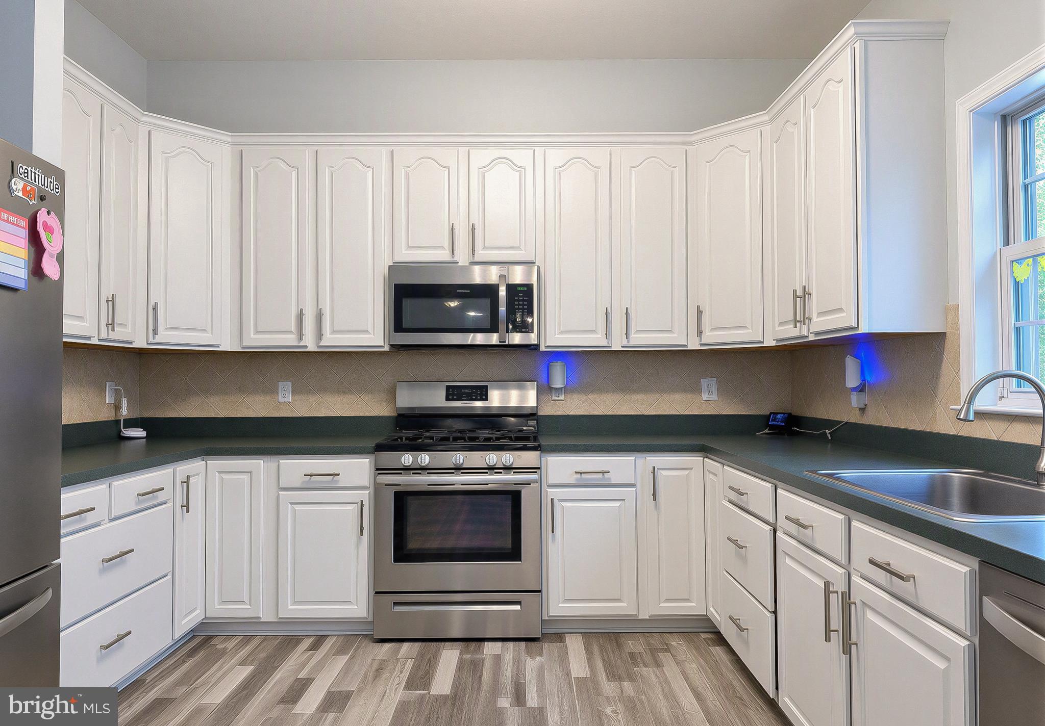 BREEZY POINT - Residential