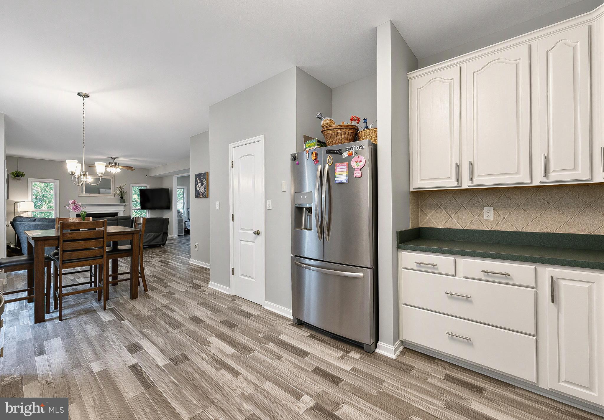 BREEZY POINT - Residential