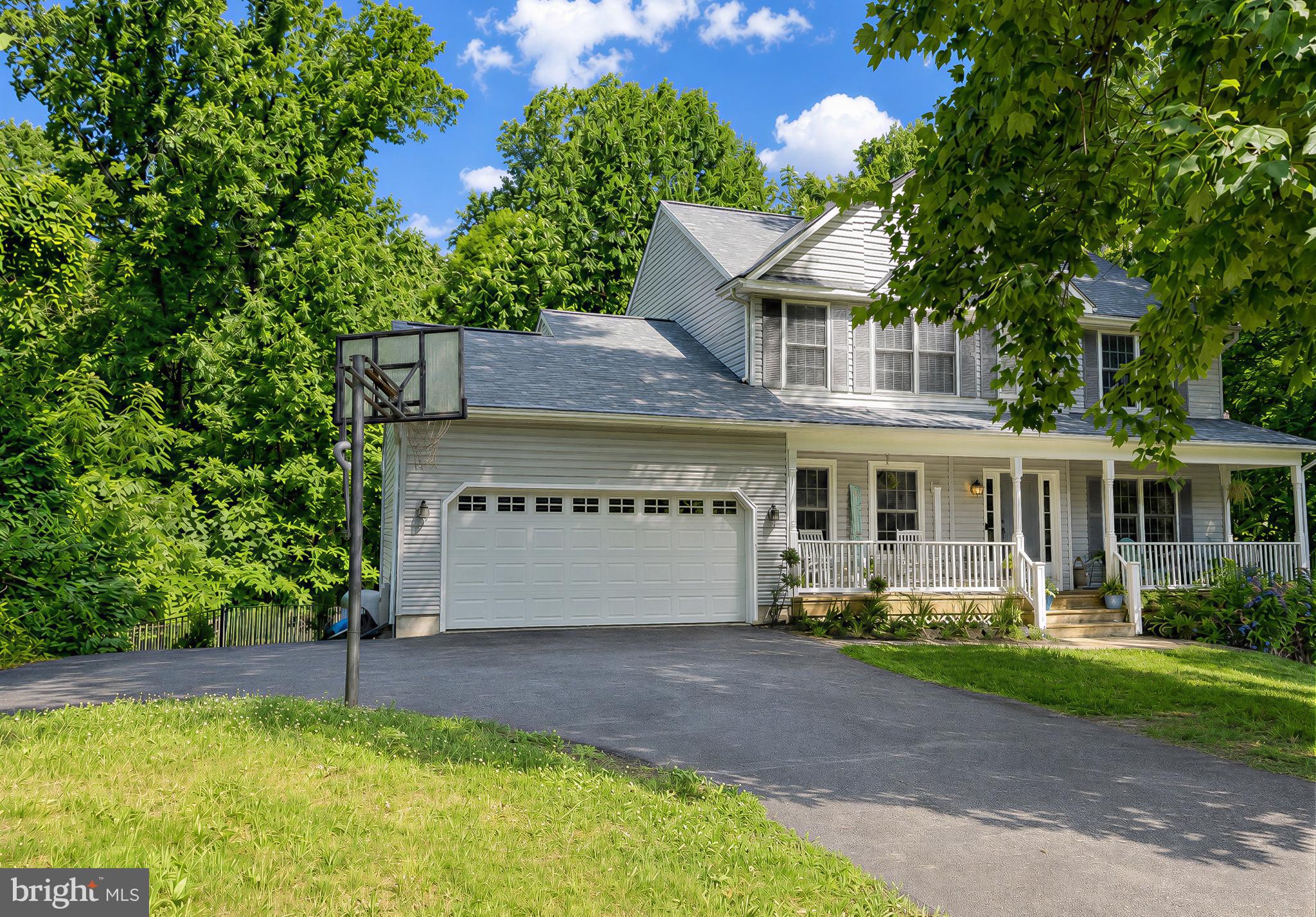 BREEZY POINT - Residential