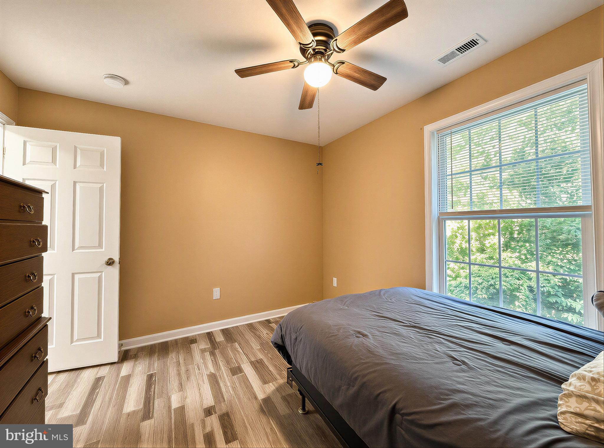 BREEZY POINT - Residential