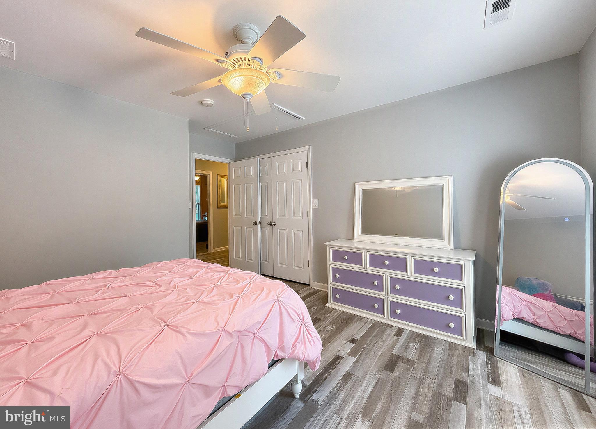BREEZY POINT - Residential