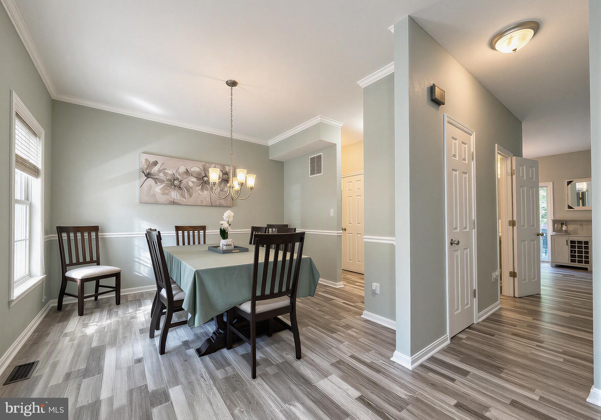 BREEZY POINT - Residential