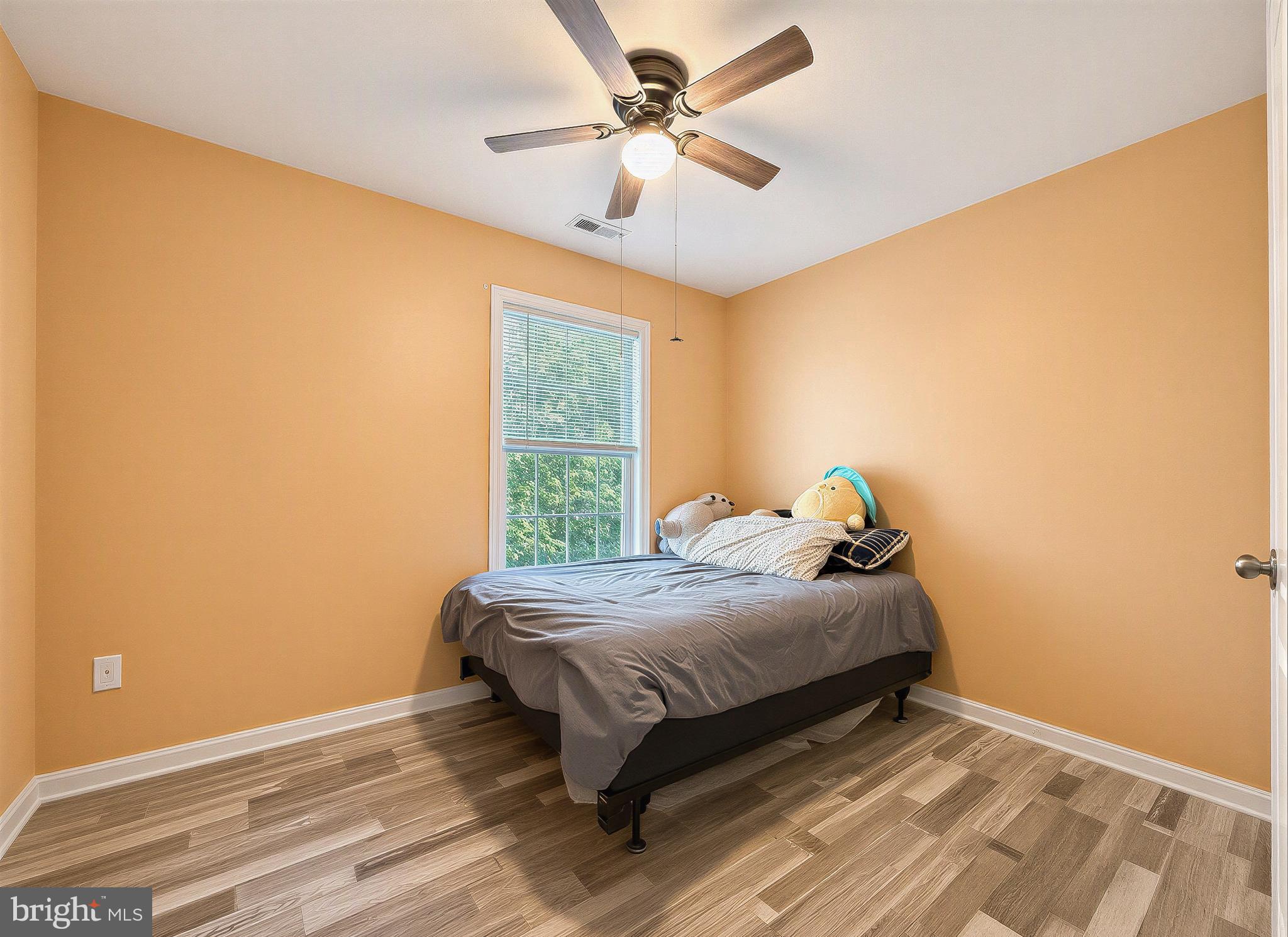 BREEZY POINT - Residential
