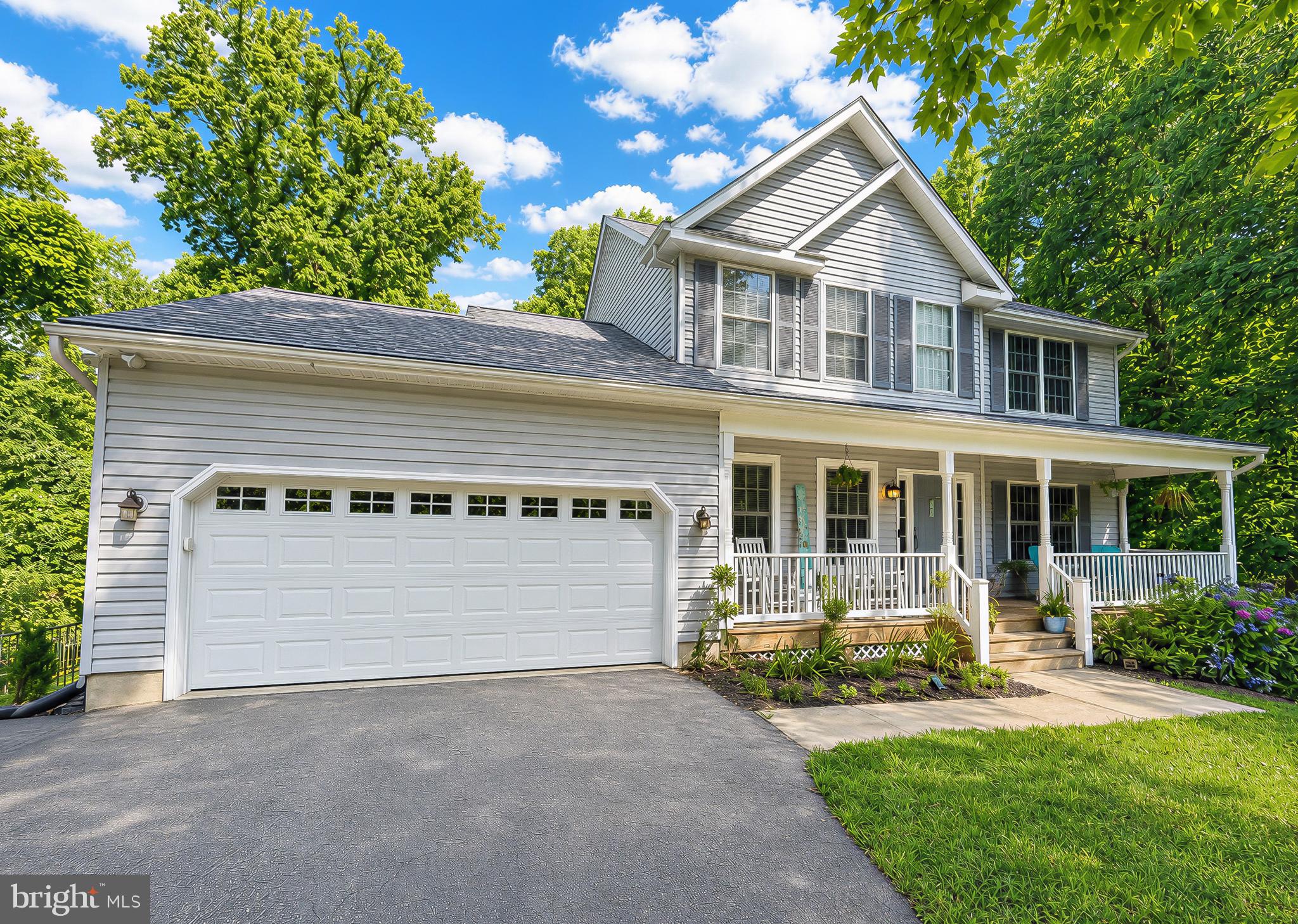 BREEZY POINT - Residential