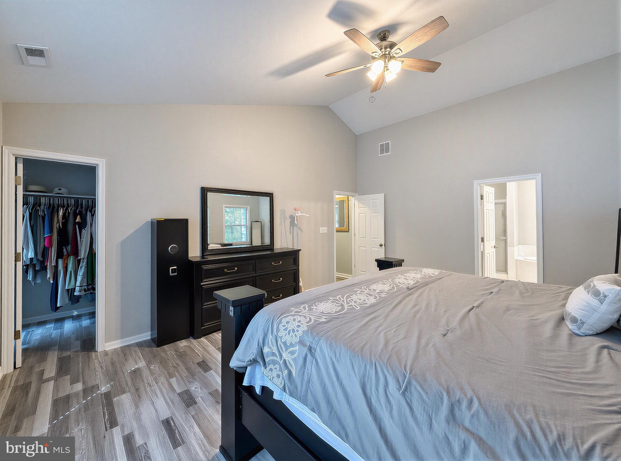 BREEZY POINT - Residential