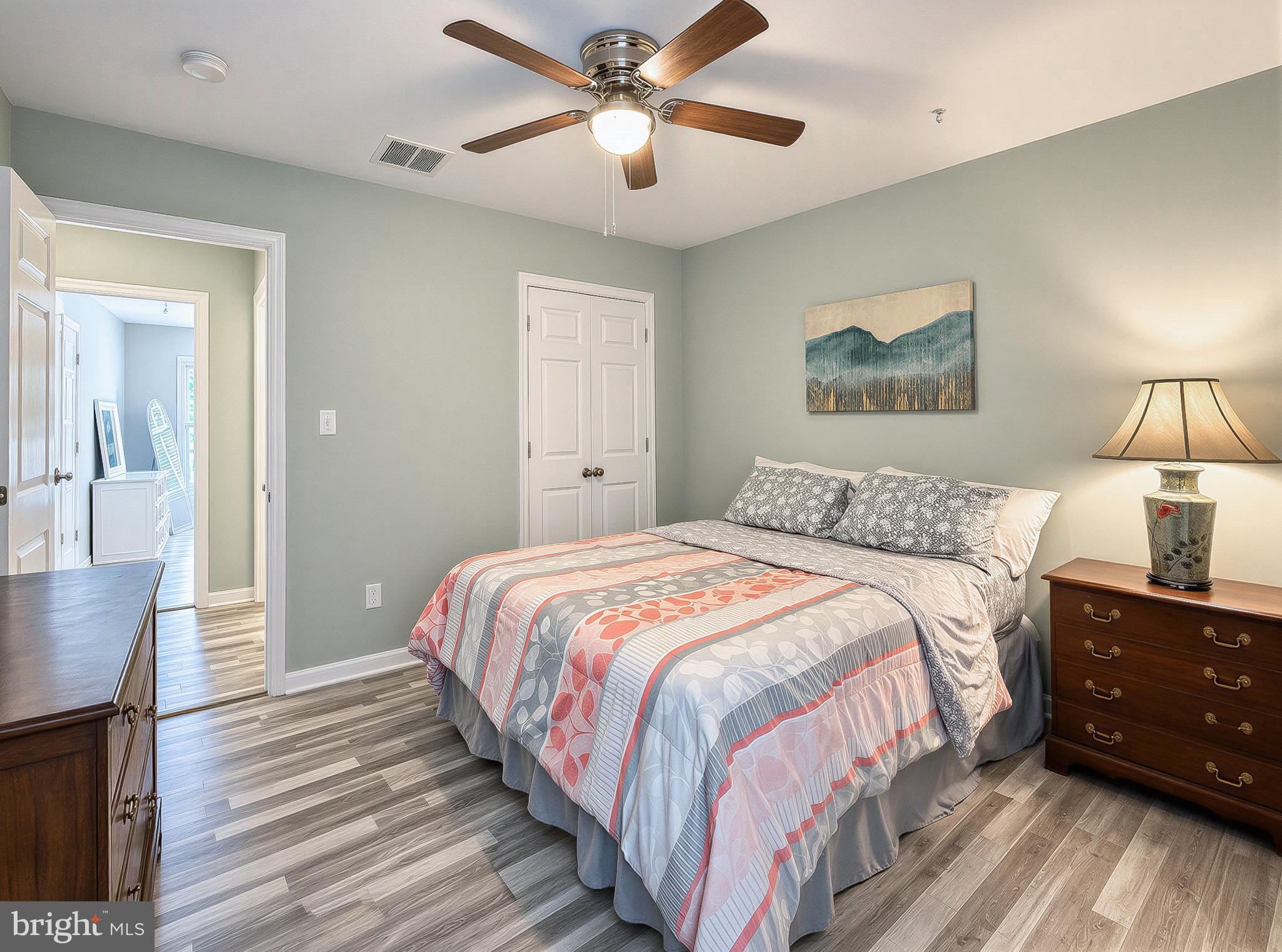 BREEZY POINT - Residential