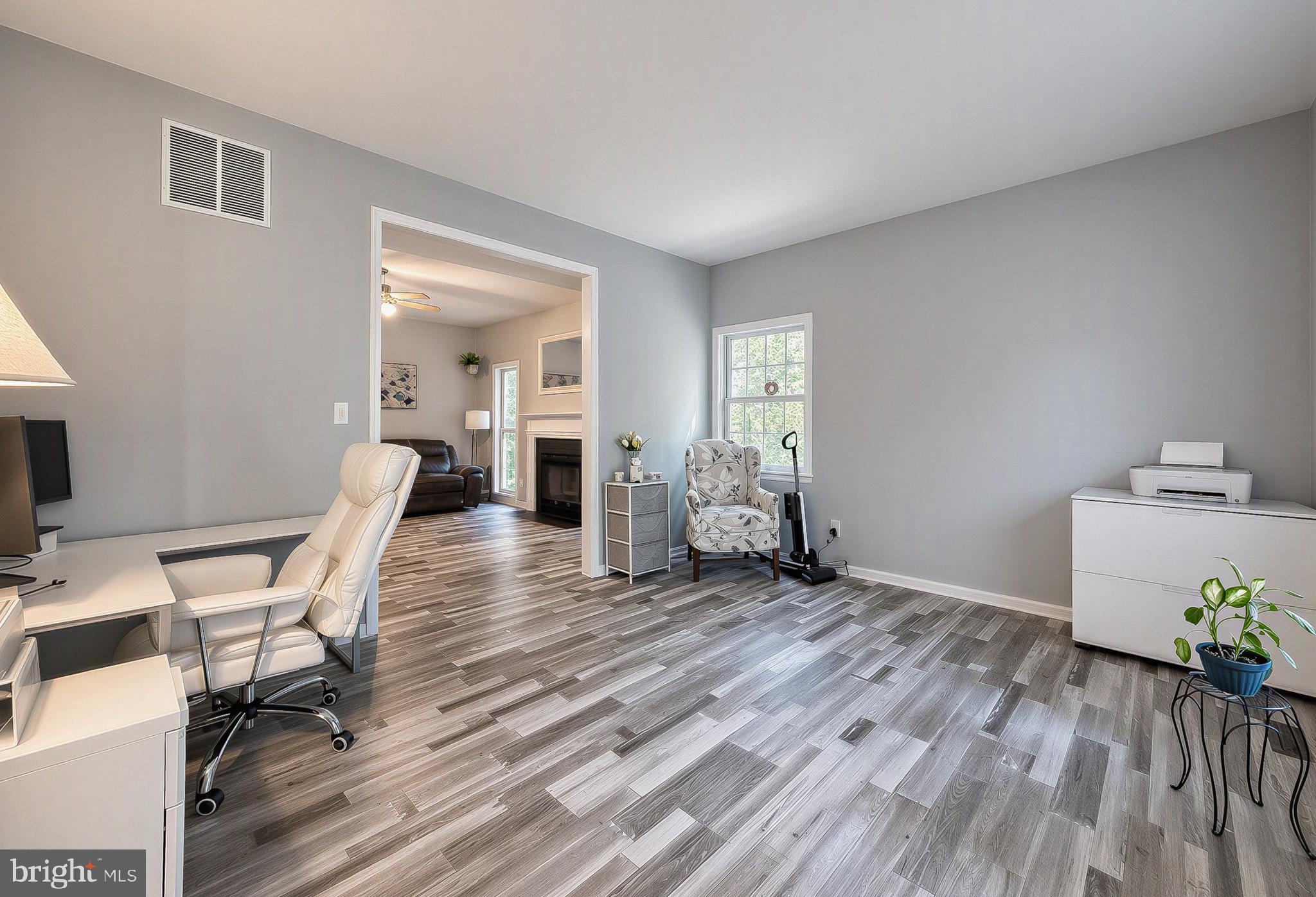 BREEZY POINT - Residential