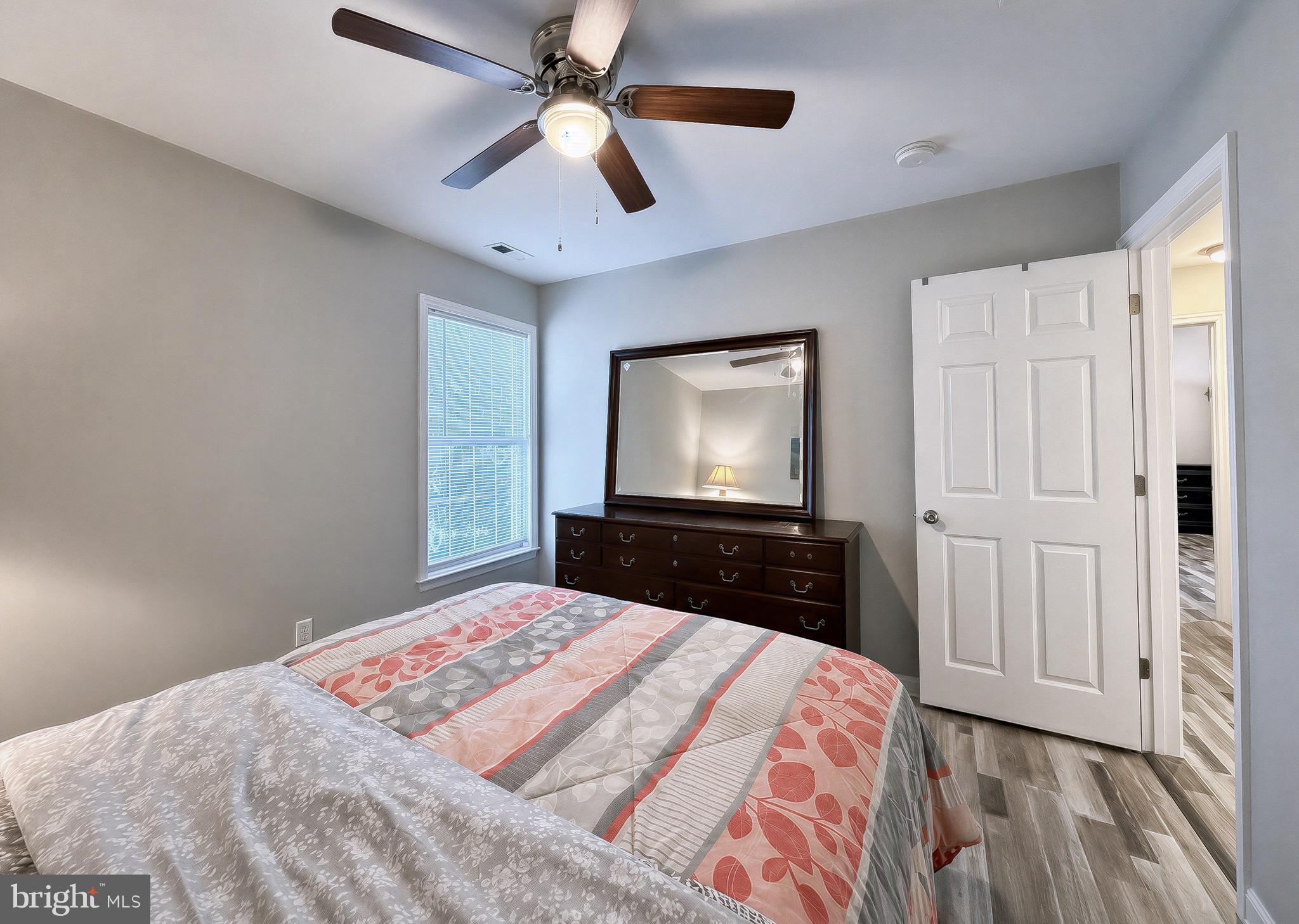 BREEZY POINT - Residential